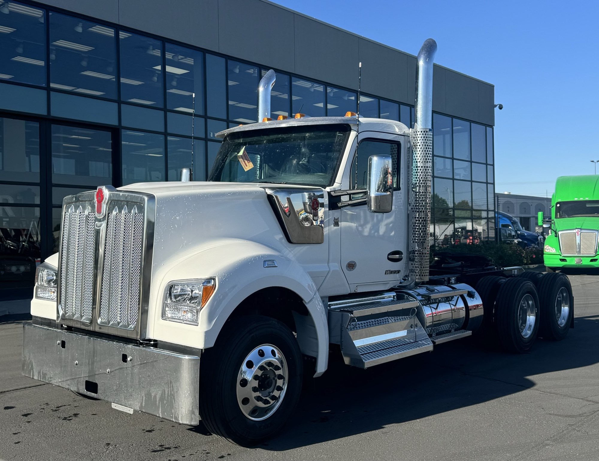 2025 Kenworth W990 SJ130003-01 2025 Kenworth W990 SJ130003-01
