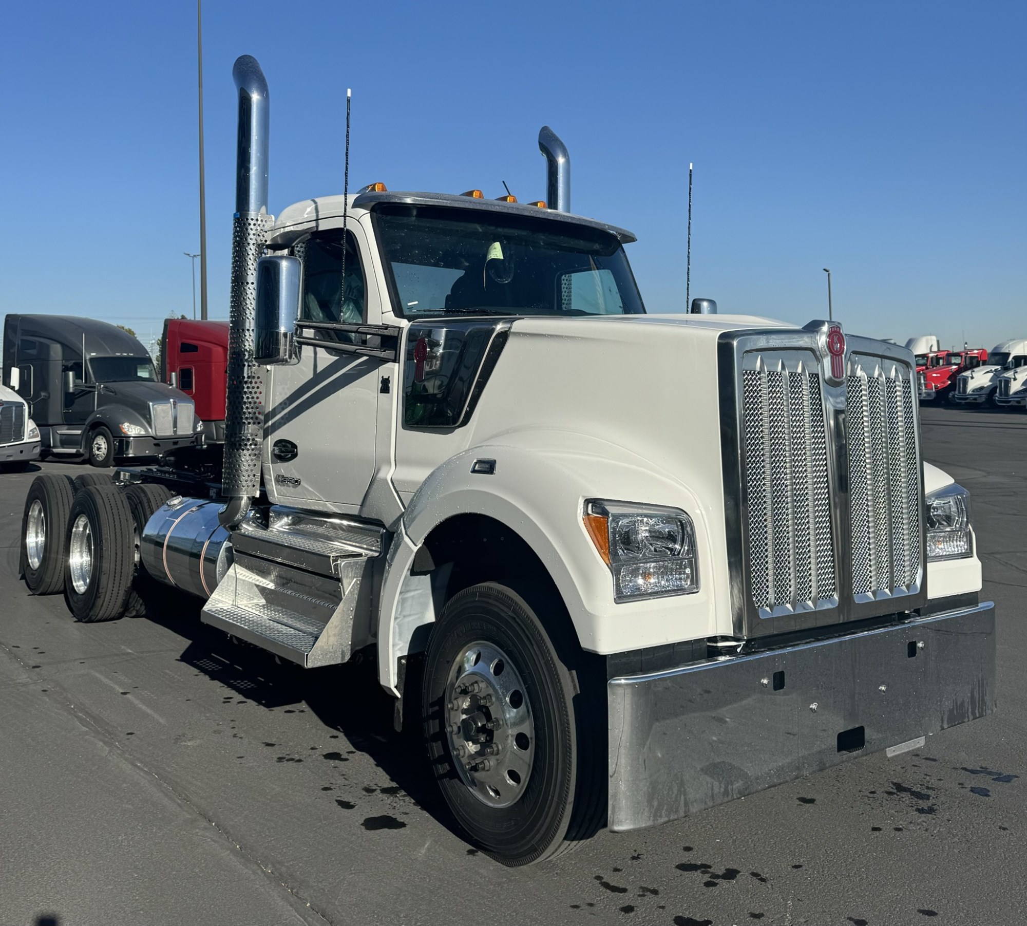 2025 Kenworth W990 SJ130003-02 2025 Kenworth W990 SJ130003-02