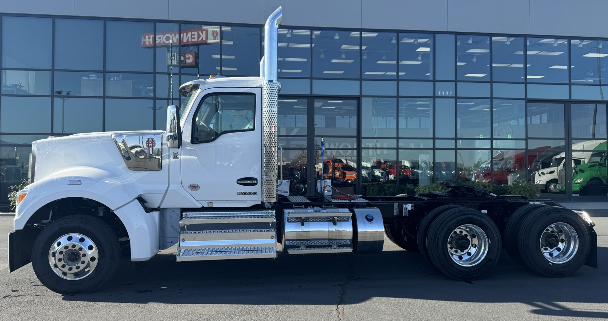 2025 Kenworth W990 SJ130003-04 2025 Kenworth W990 SJ130003-04