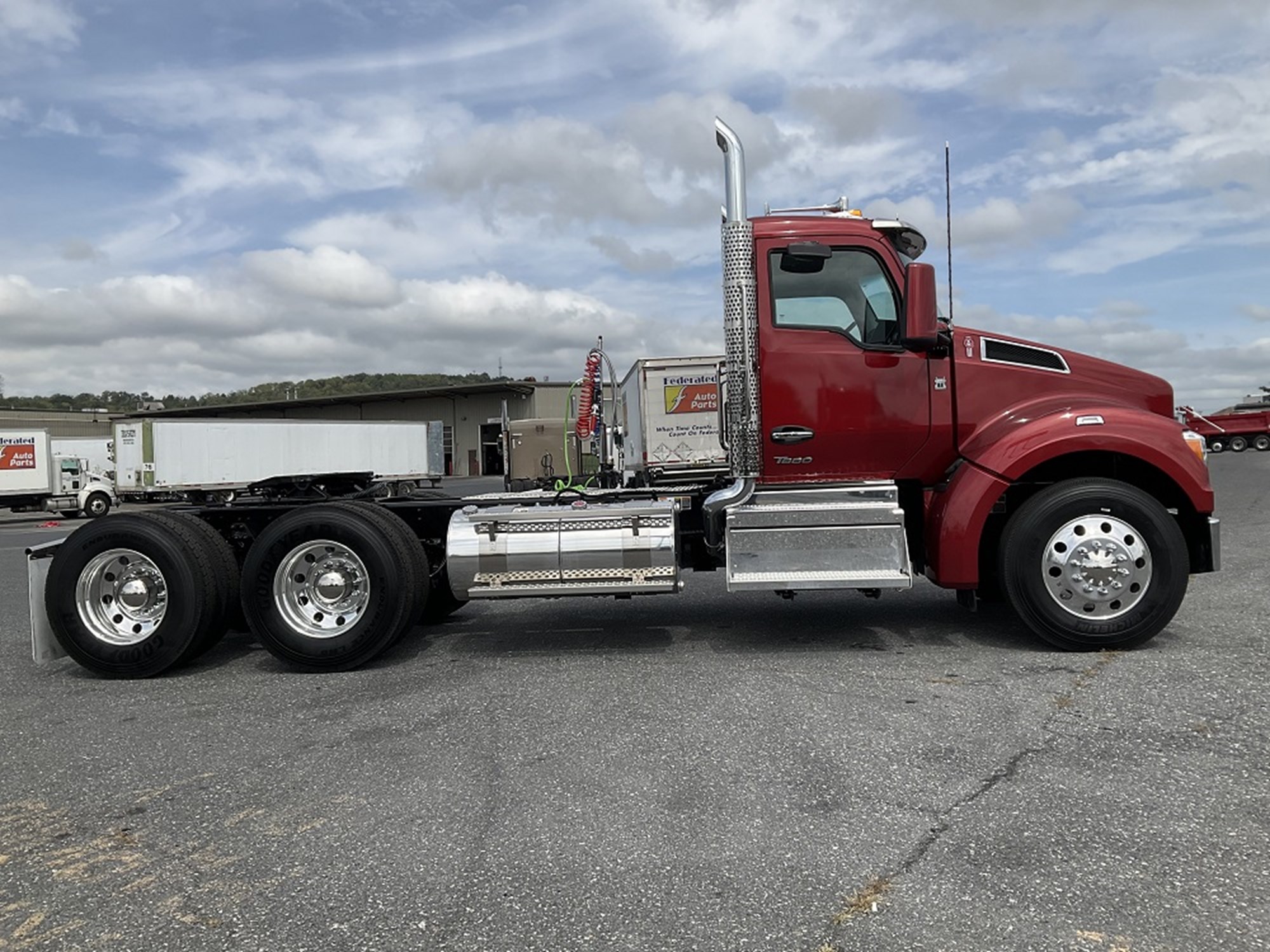 2025 Kenworth T880 - image 5 of 6