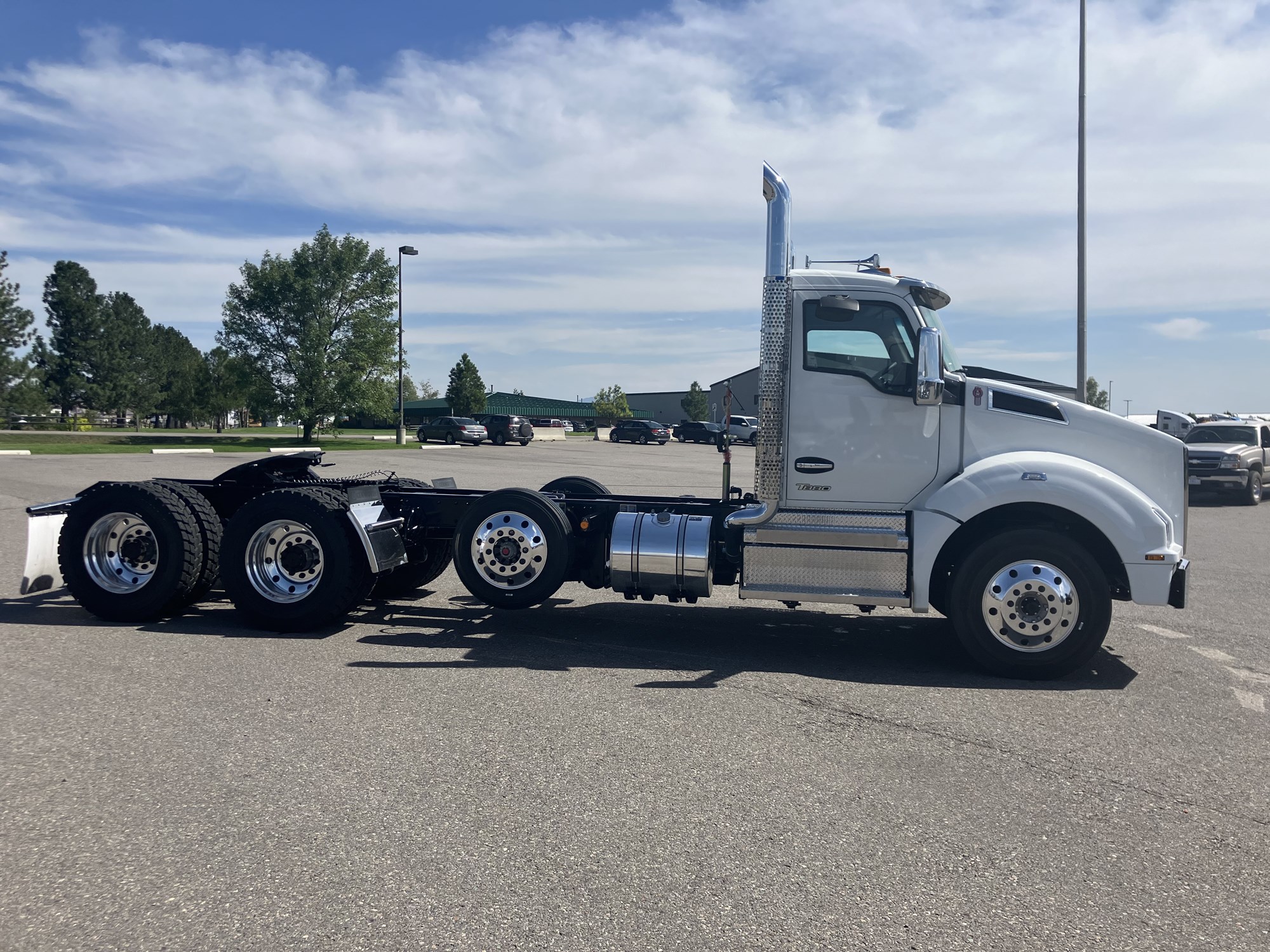 2025 Kenworth T880 - image 5 of 6