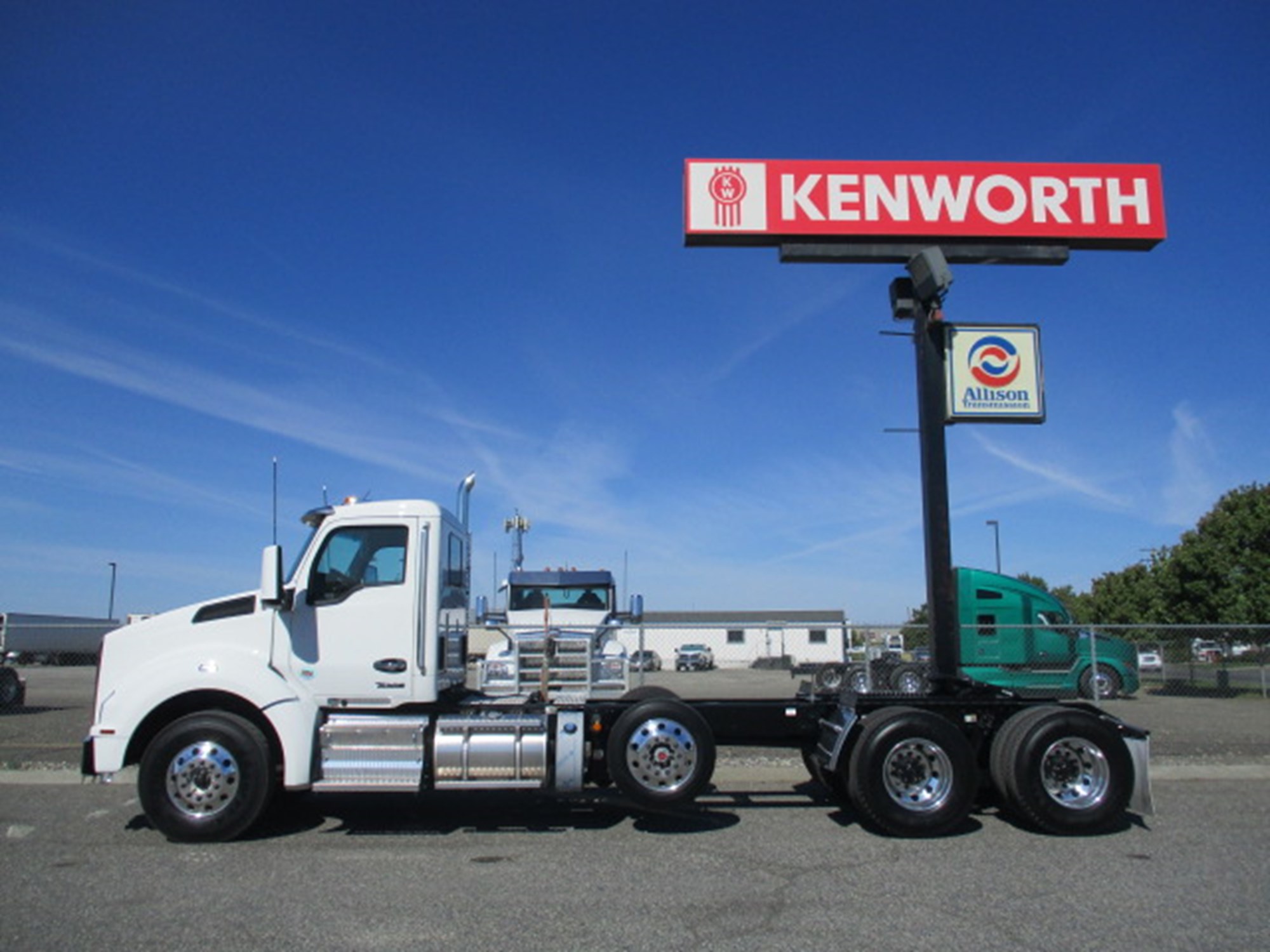 2025 Kenworth T880 - image 3 of 6