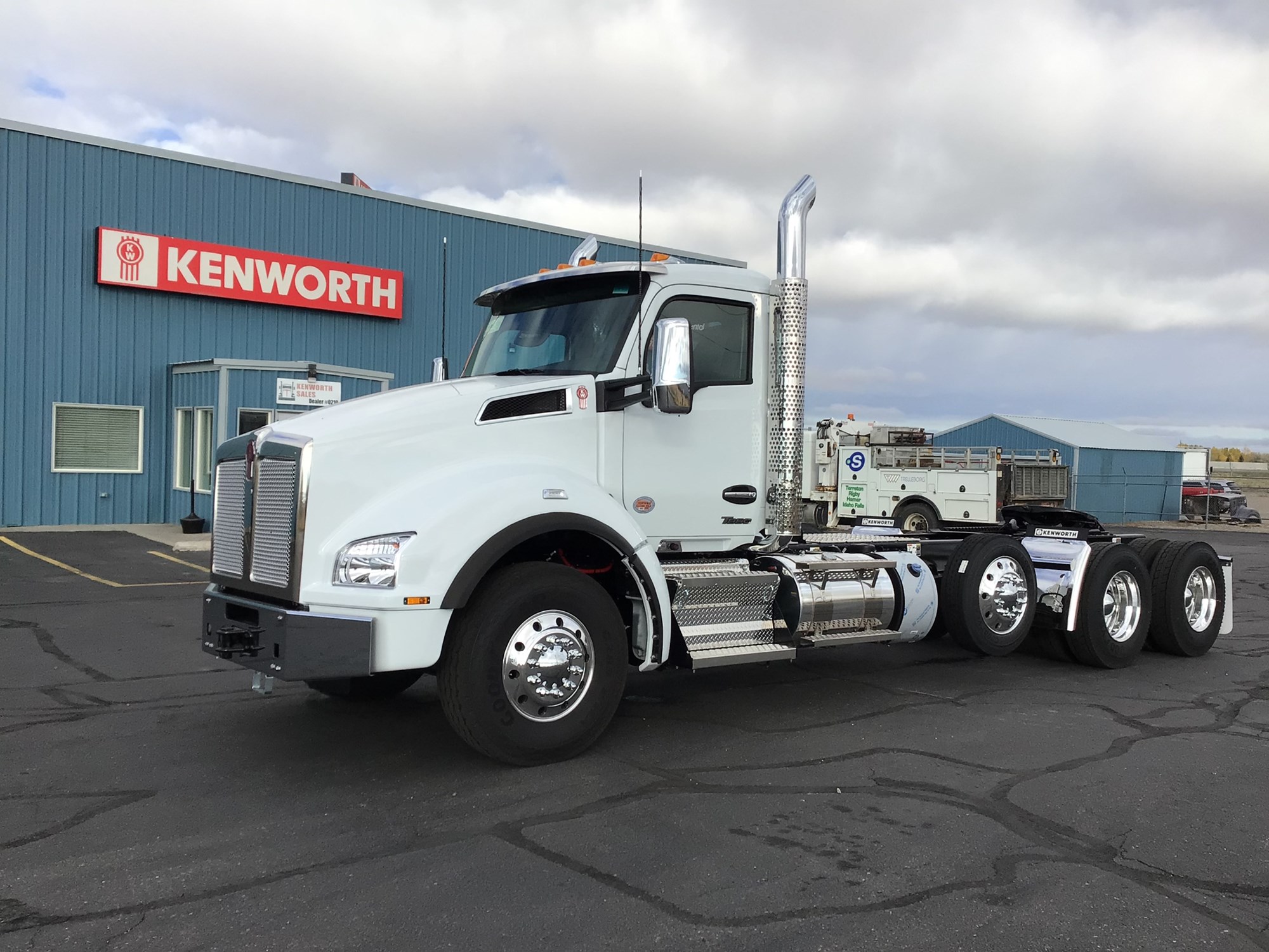 2025 Kenworth T880 - image 4 of 6