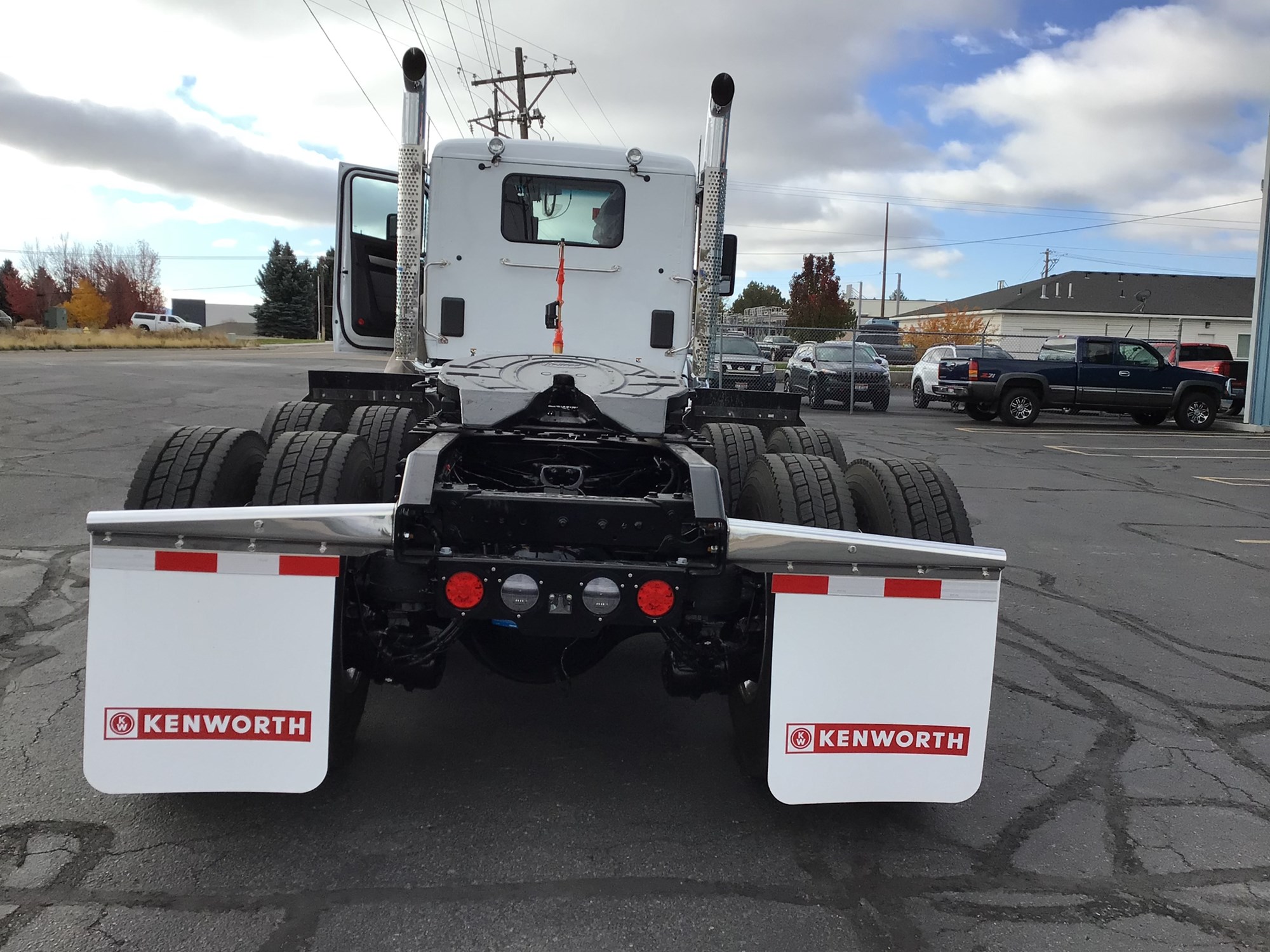 2025 Kenworth T880 - image 5 of 6