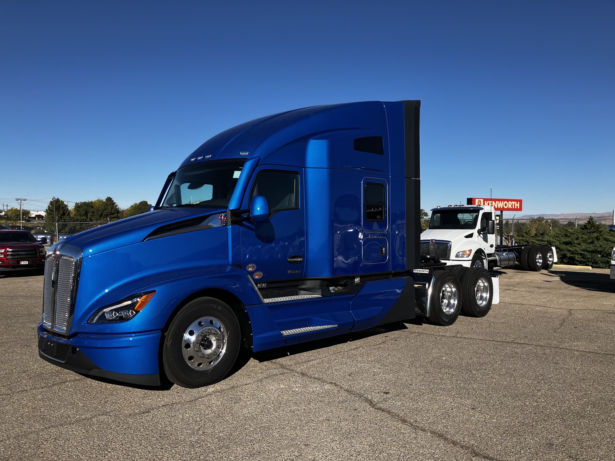 2025 Kenworth T680 Next Gen - image 1 of 5