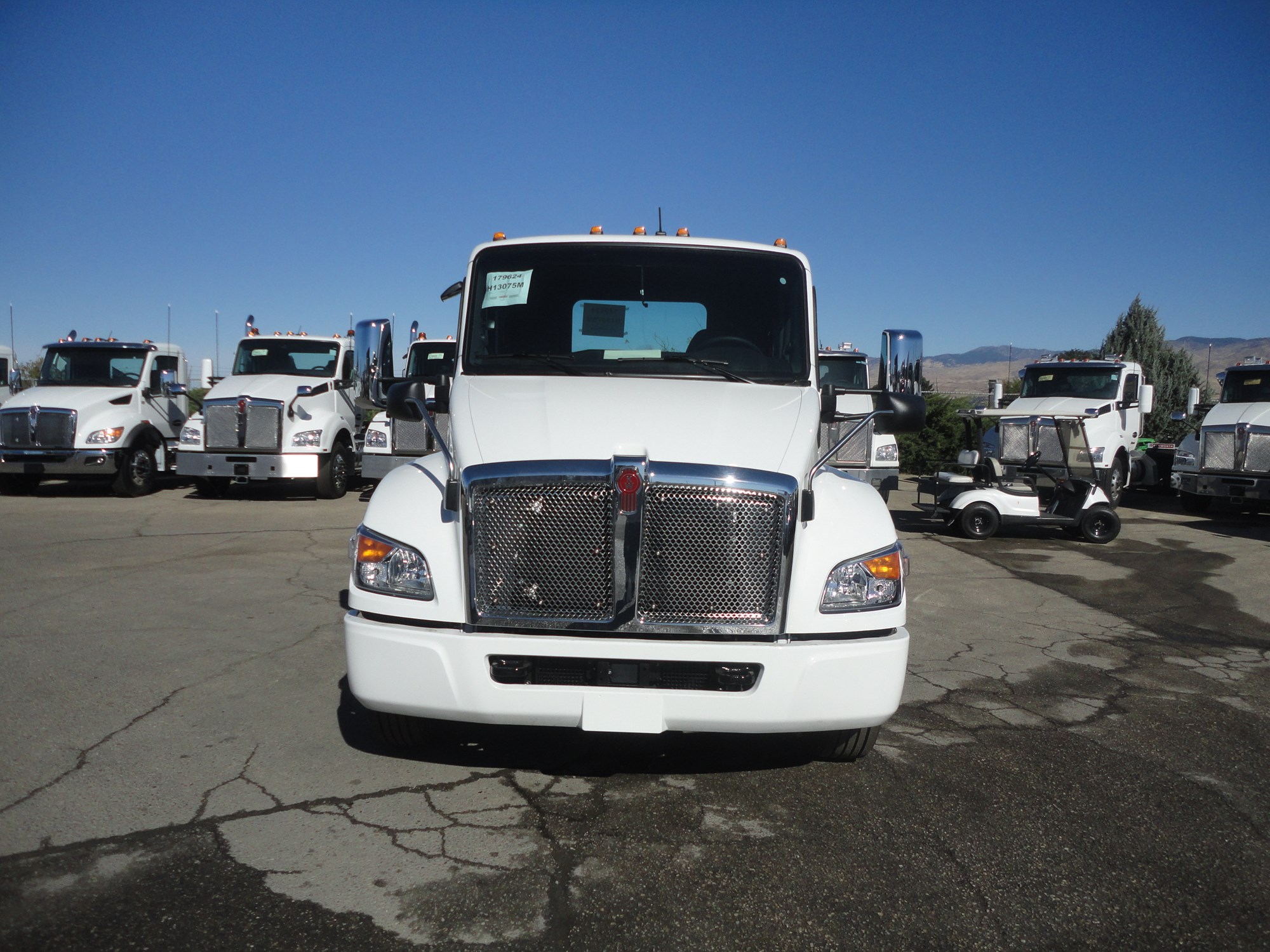 2025 Kenworth T280 - image 2 of 5