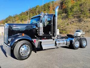 2025 Kenworth W900B SR183790-01