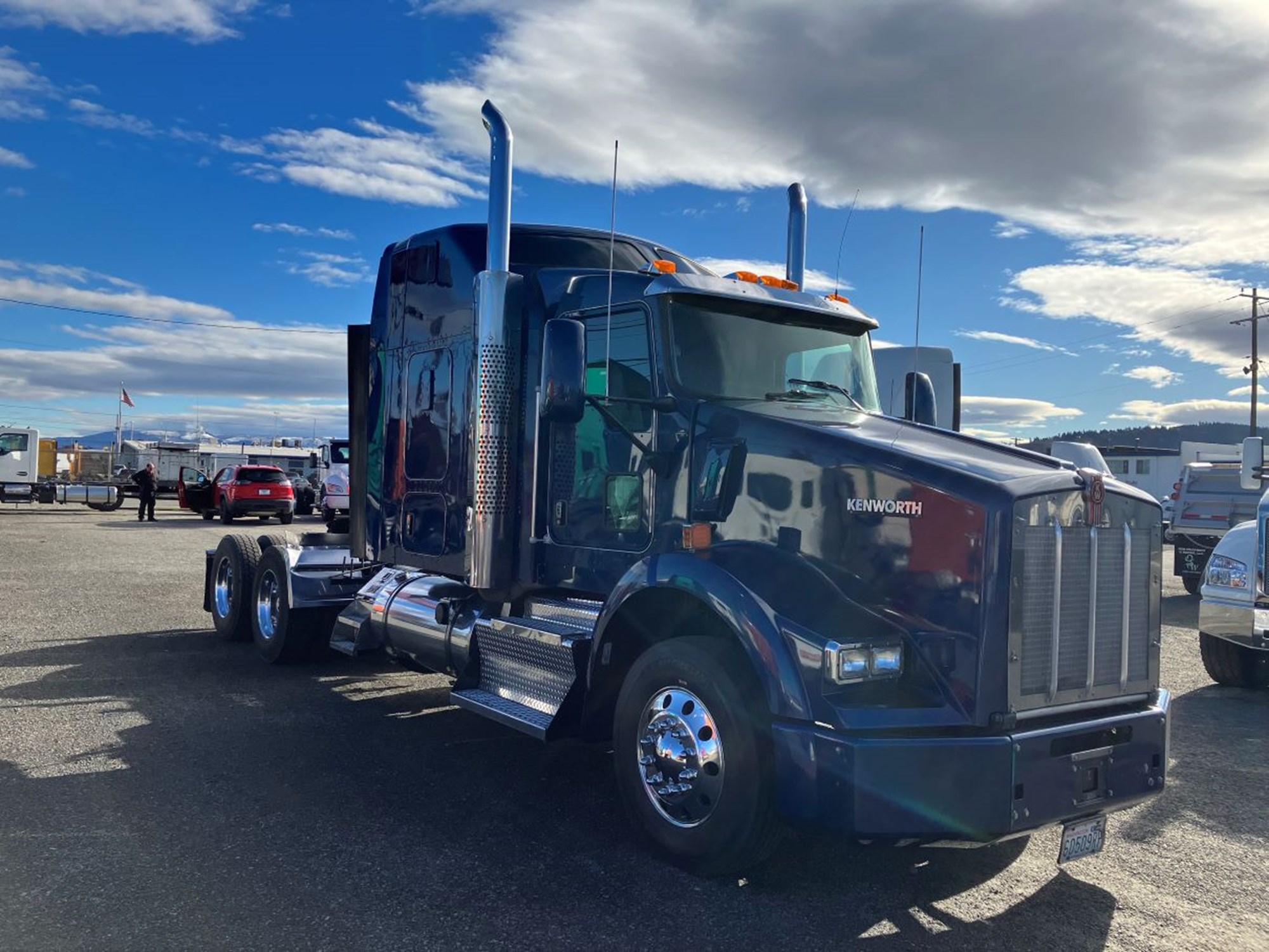 2017 Kenworth T800 - image 1 of 6