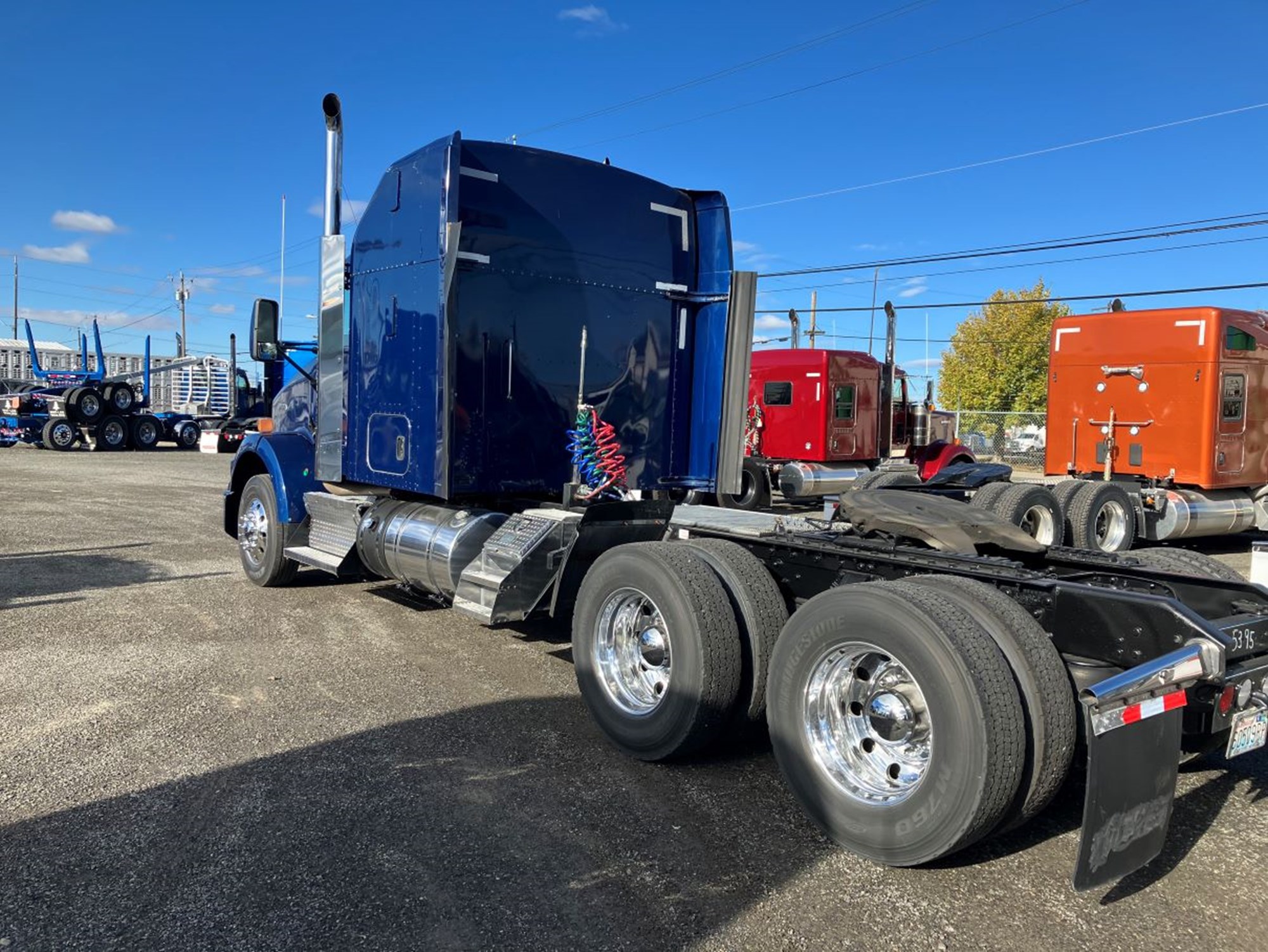 2017 Kenworth T800 - image 4 of 6