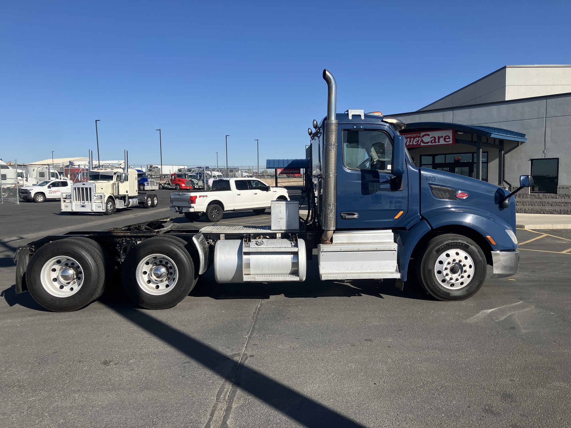 2019 Peterbilt 579 - image 6 of 6