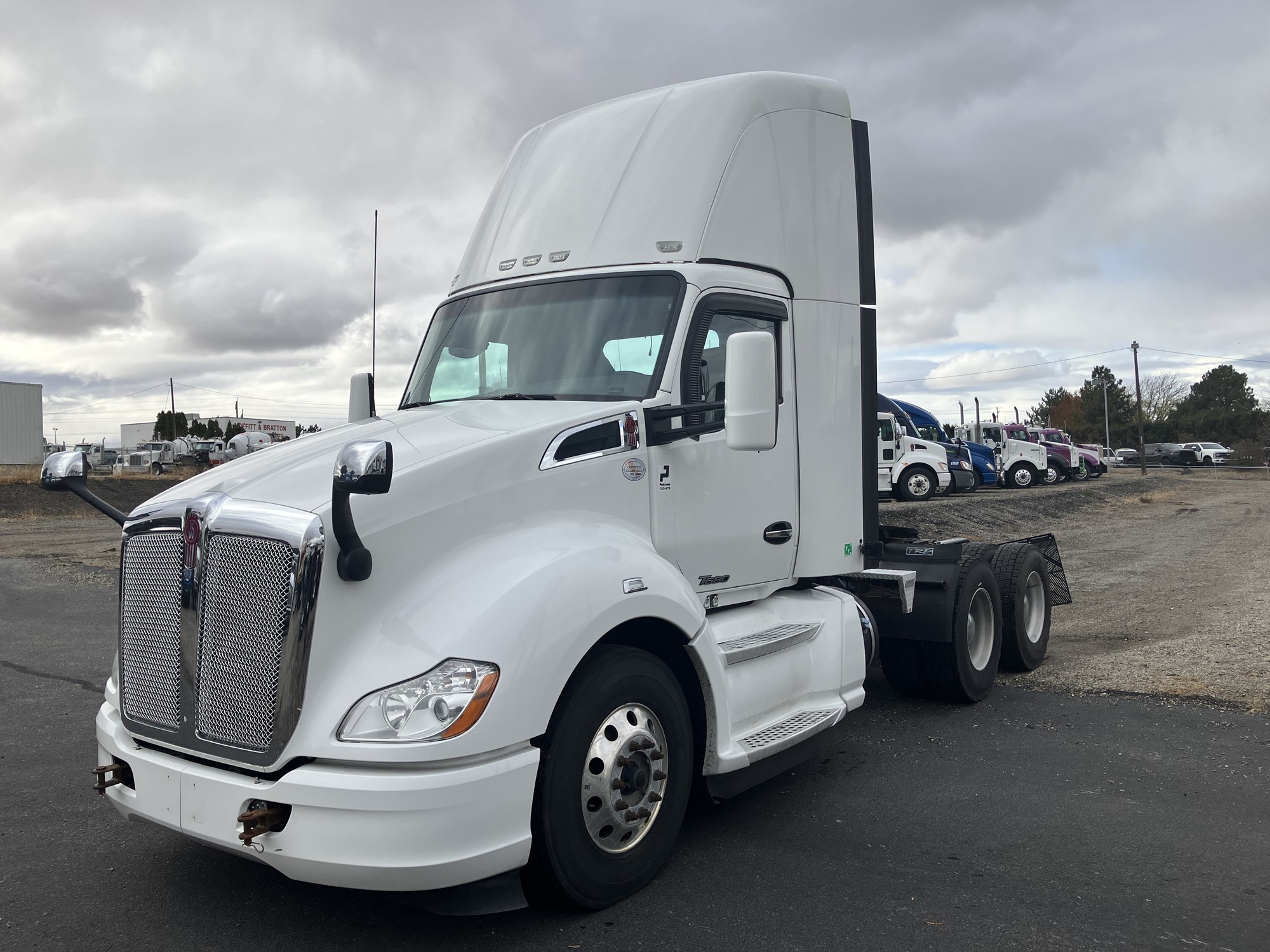 2019 Kenworth T680 - image 1 of 6