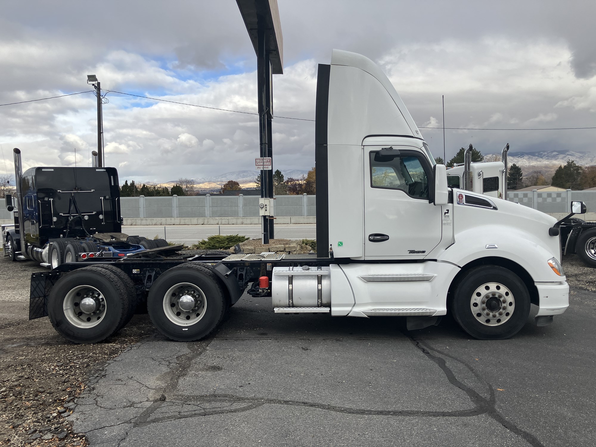 2019 Kenworth T680 - image 6 of 6