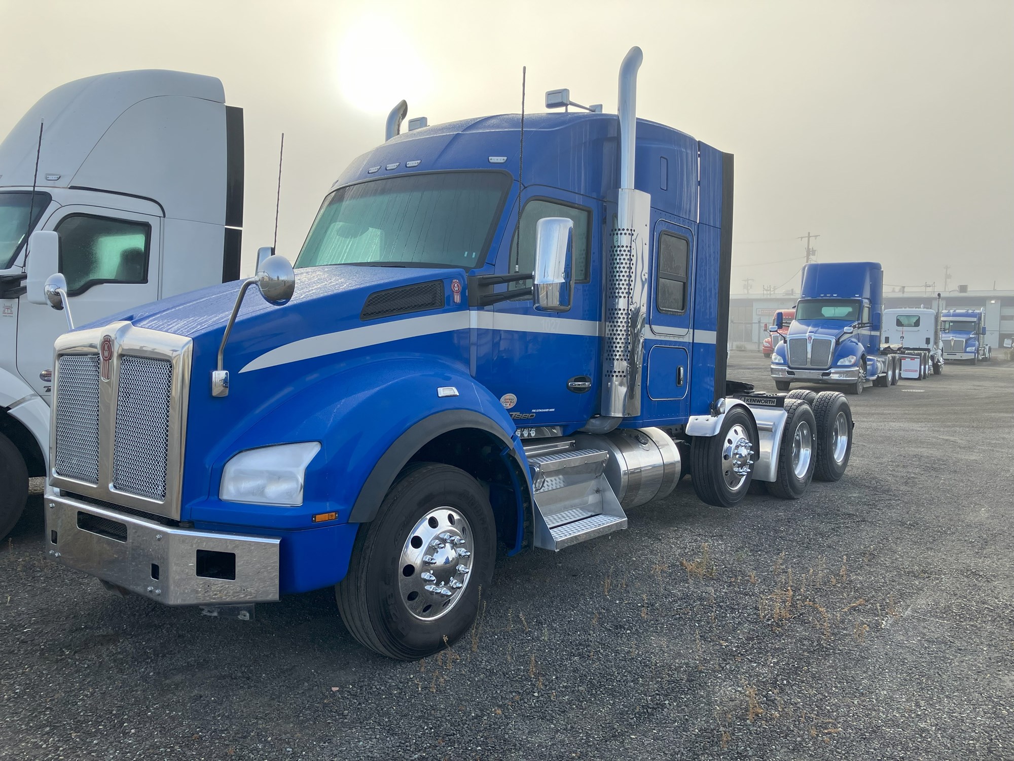 2019 Kenworth T880 - image 1 of 6