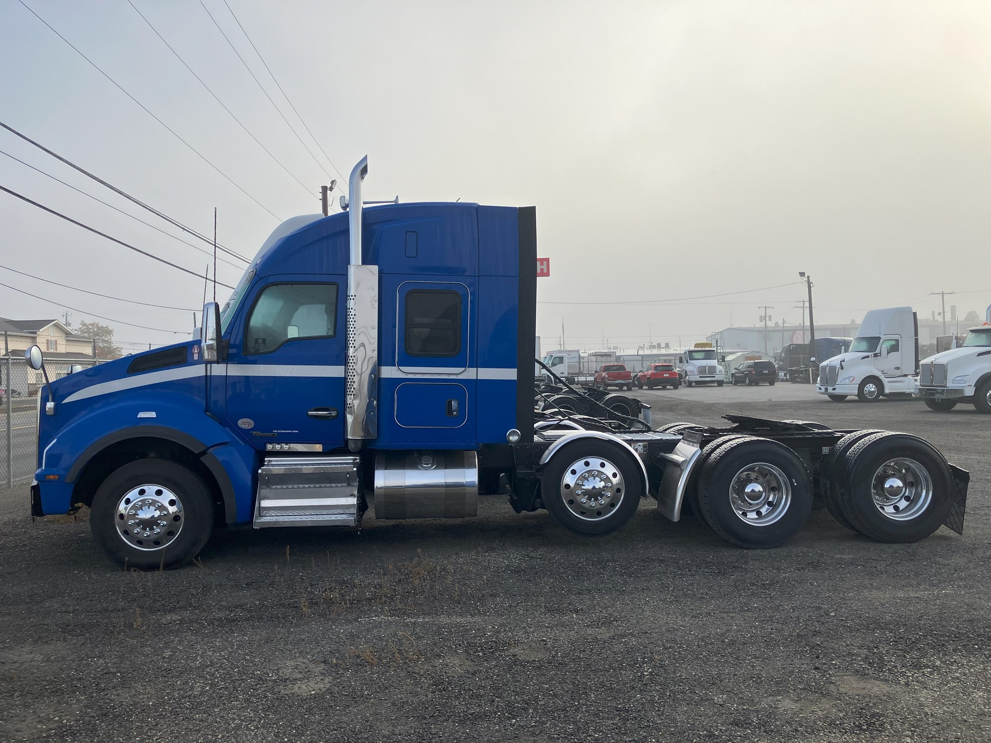 2019 Kenworth T880 - image 2 of 6