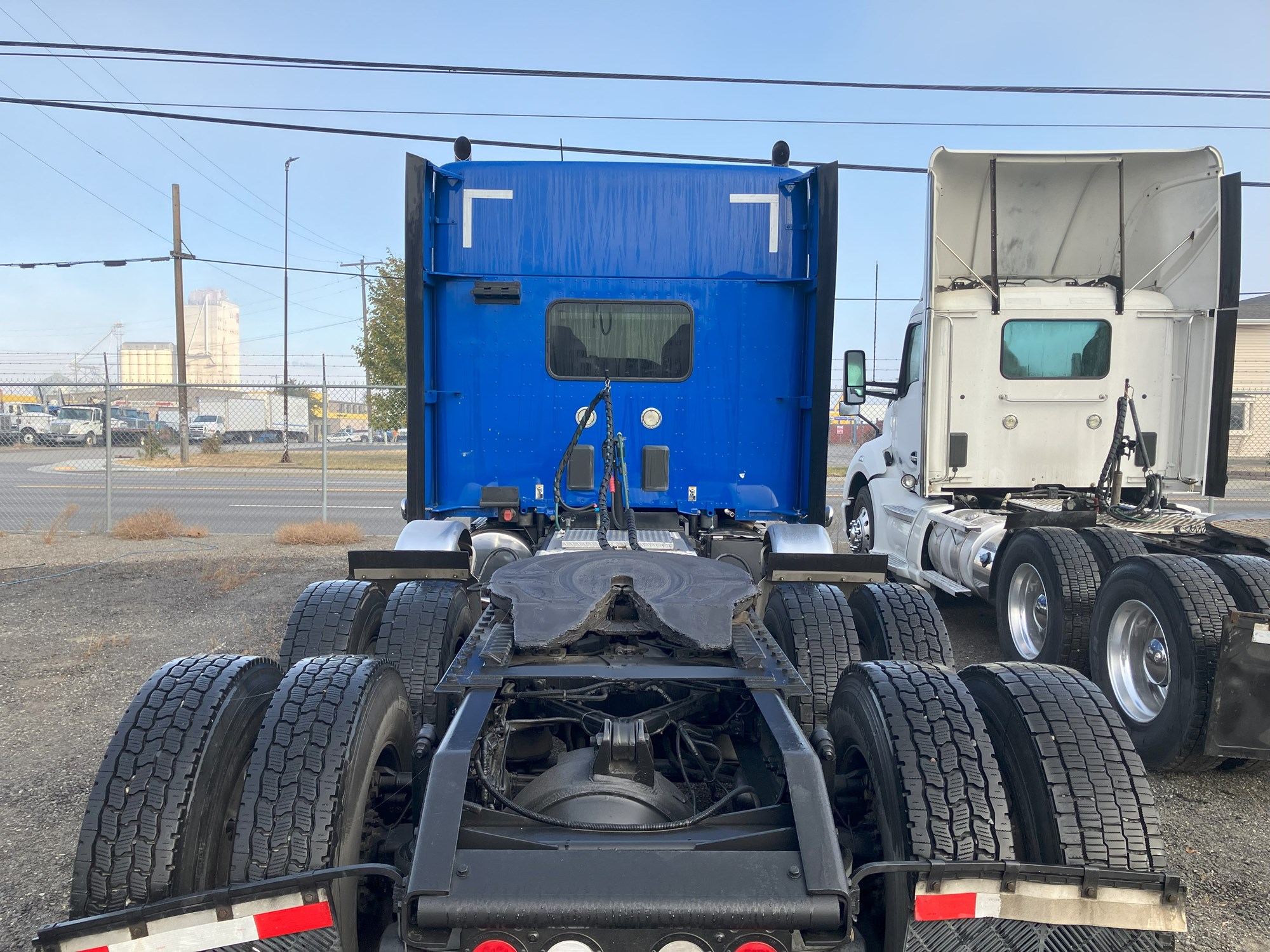 2019 Kenworth T880 - image 4 of 6