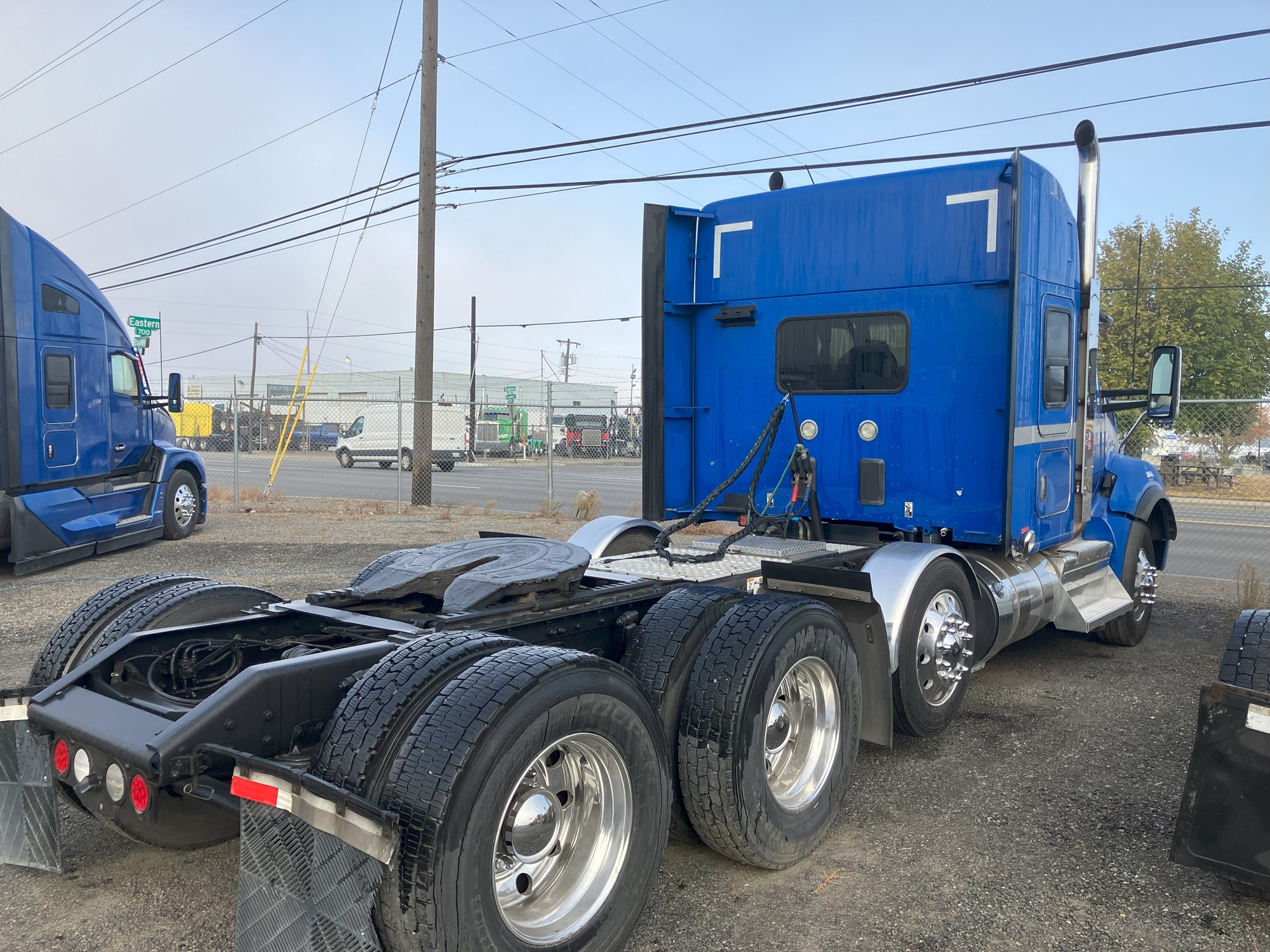 2019 Kenworth T880 - image 5 of 6