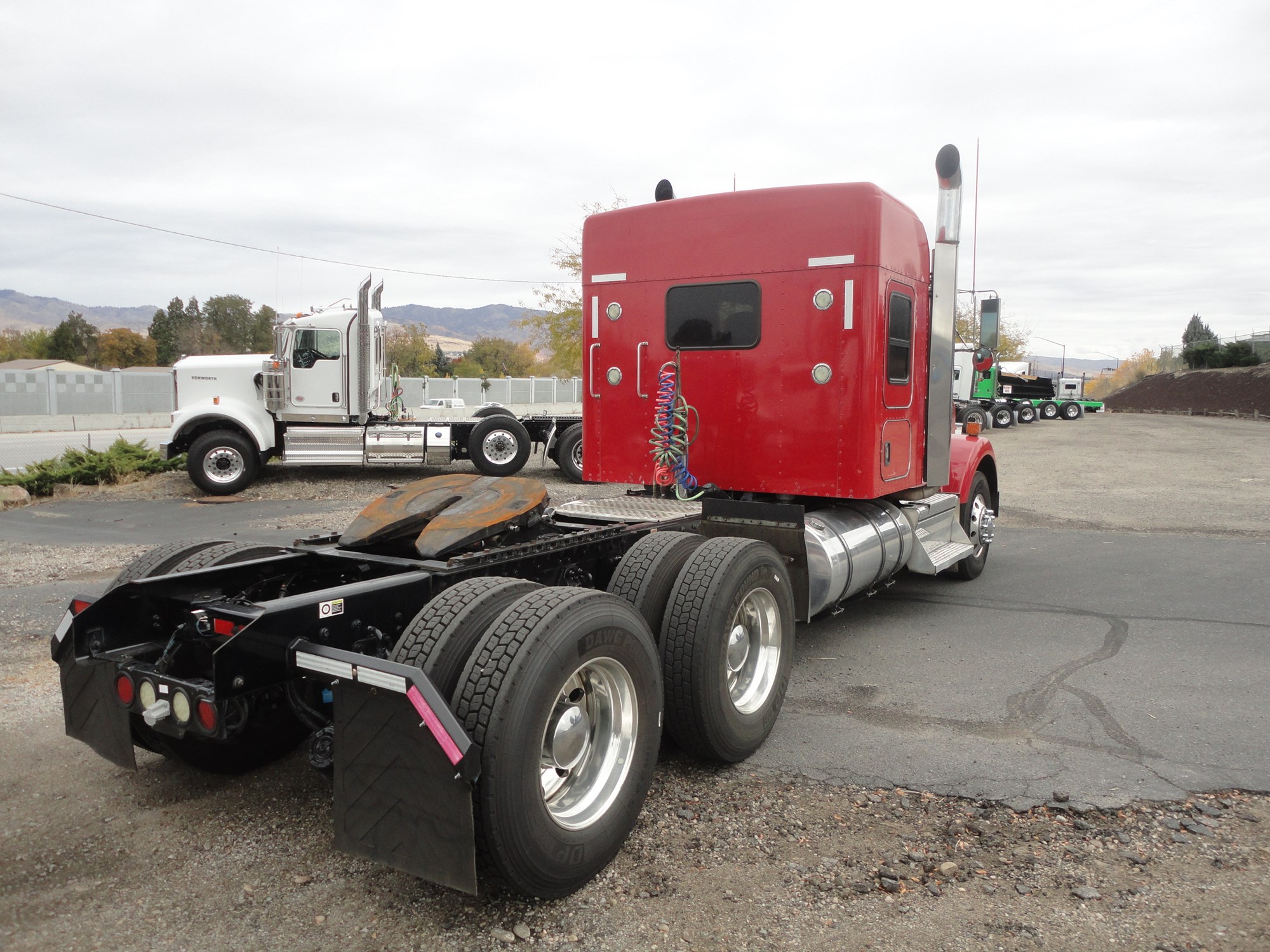 2020 Kenworth T800 - image 5 of 6