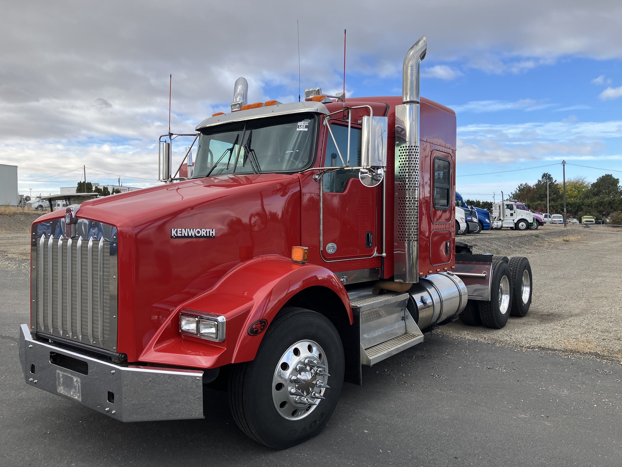 2020 Kenworth T800 - image 1 of 6