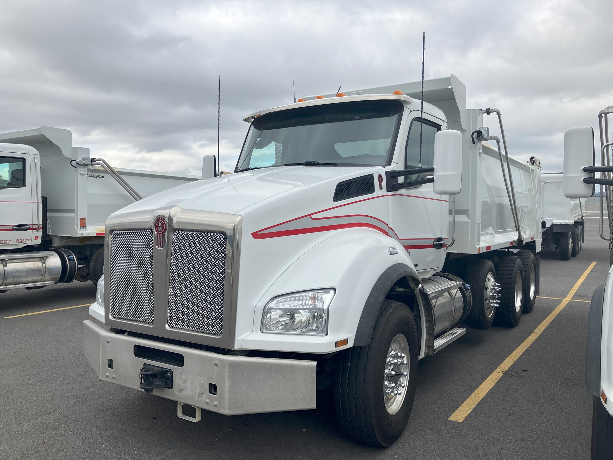 2020 Kenworth T880 - image 1 of 6