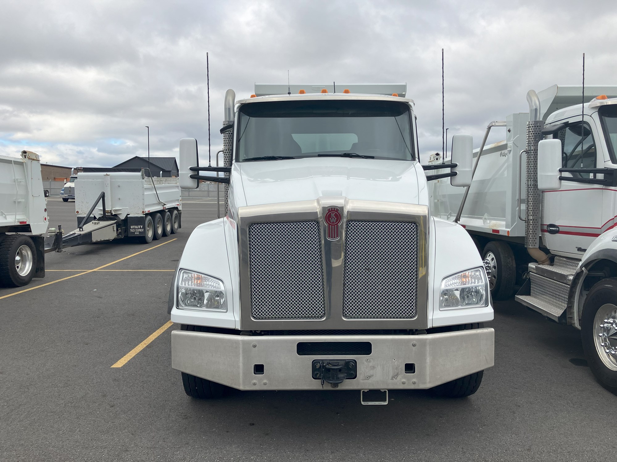 2020 Kenworth T880 - image 2 of 6