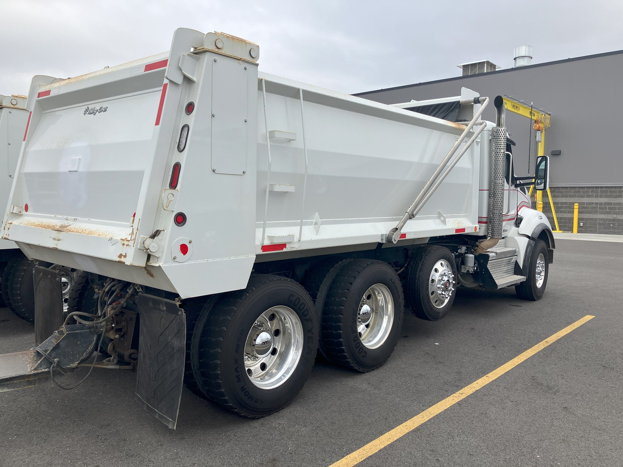 2020 Kenworth T880 - image 4 of 6