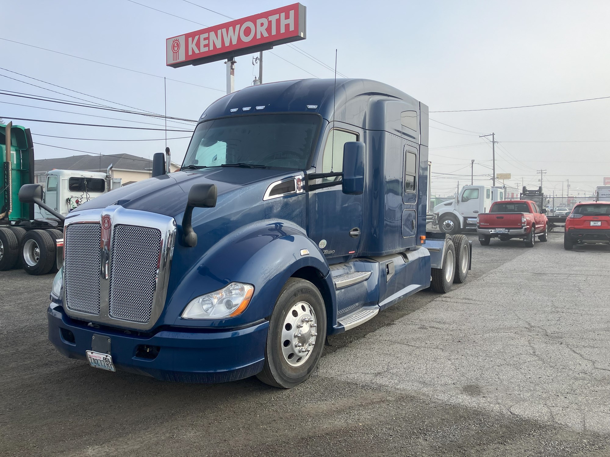 2020 Kenworth T680 - image 1 of 6