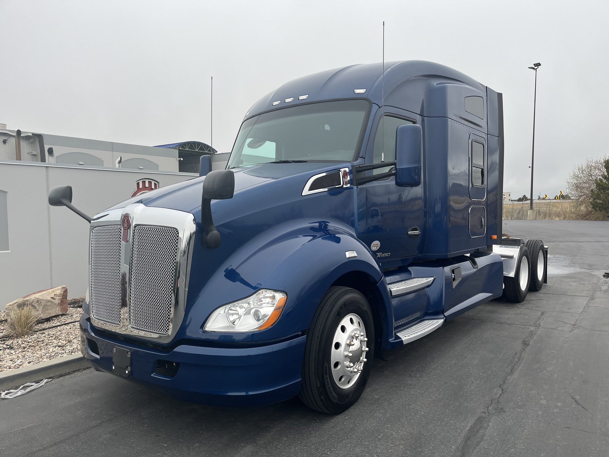 2020 Kenworth T680 - image 2 of 6