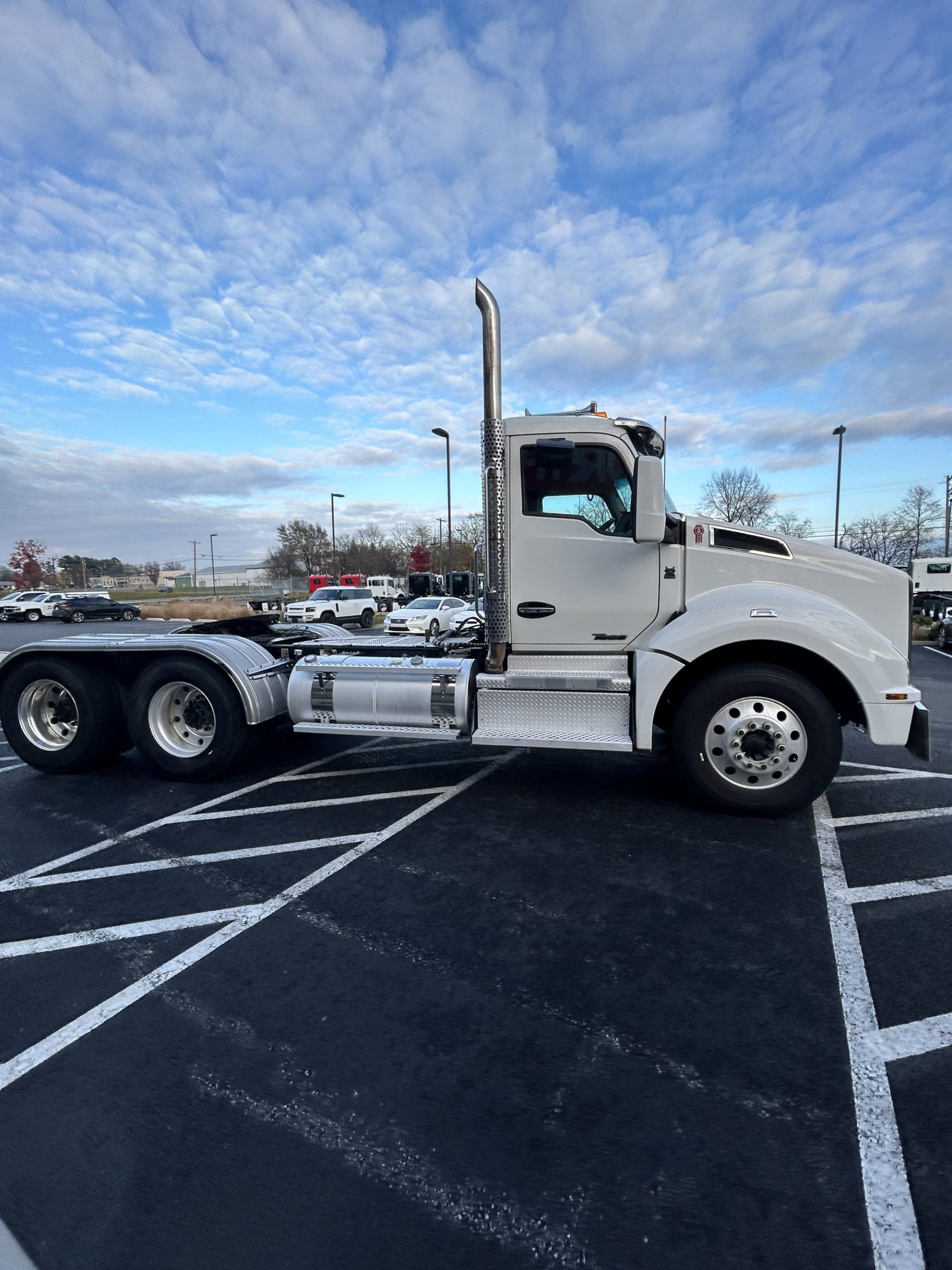 2020 Kenworth T880 - image 4 of 6