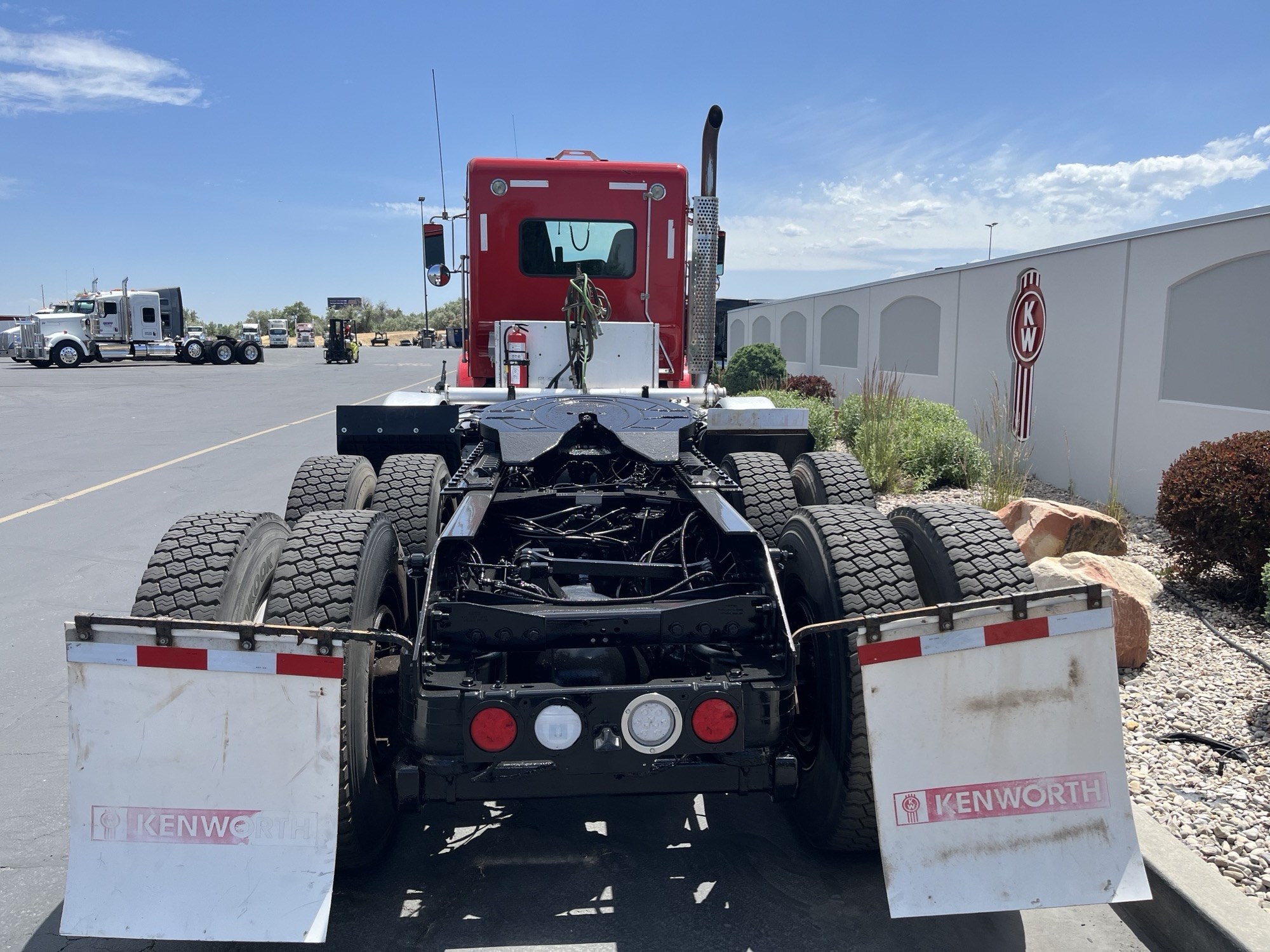 2020 Kenworth T800 - image 6 of 6