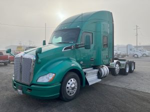 2020 Kenworth T680 LJ414349U-01