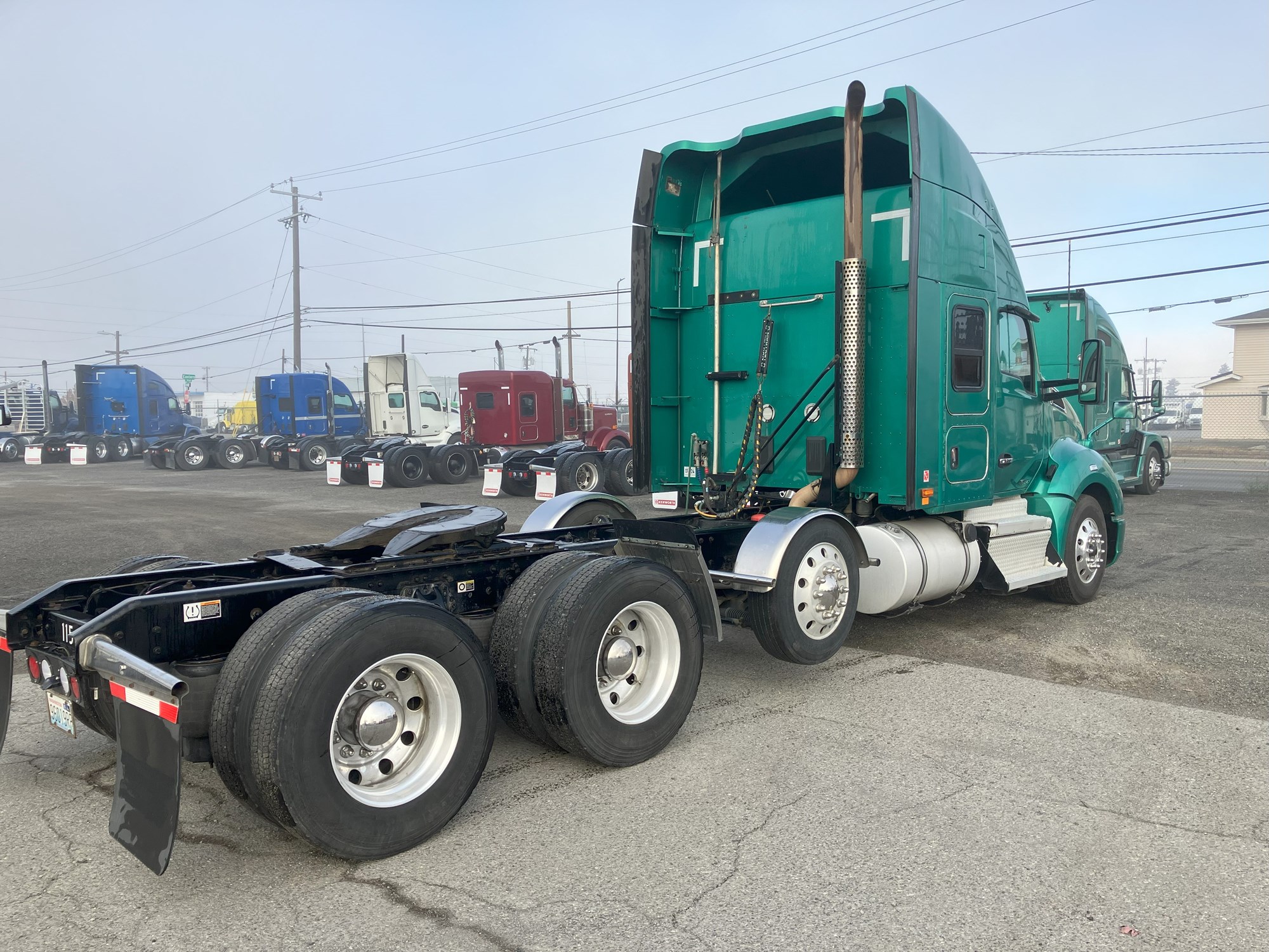 2020 Kenworth T680 - image 5 of 6