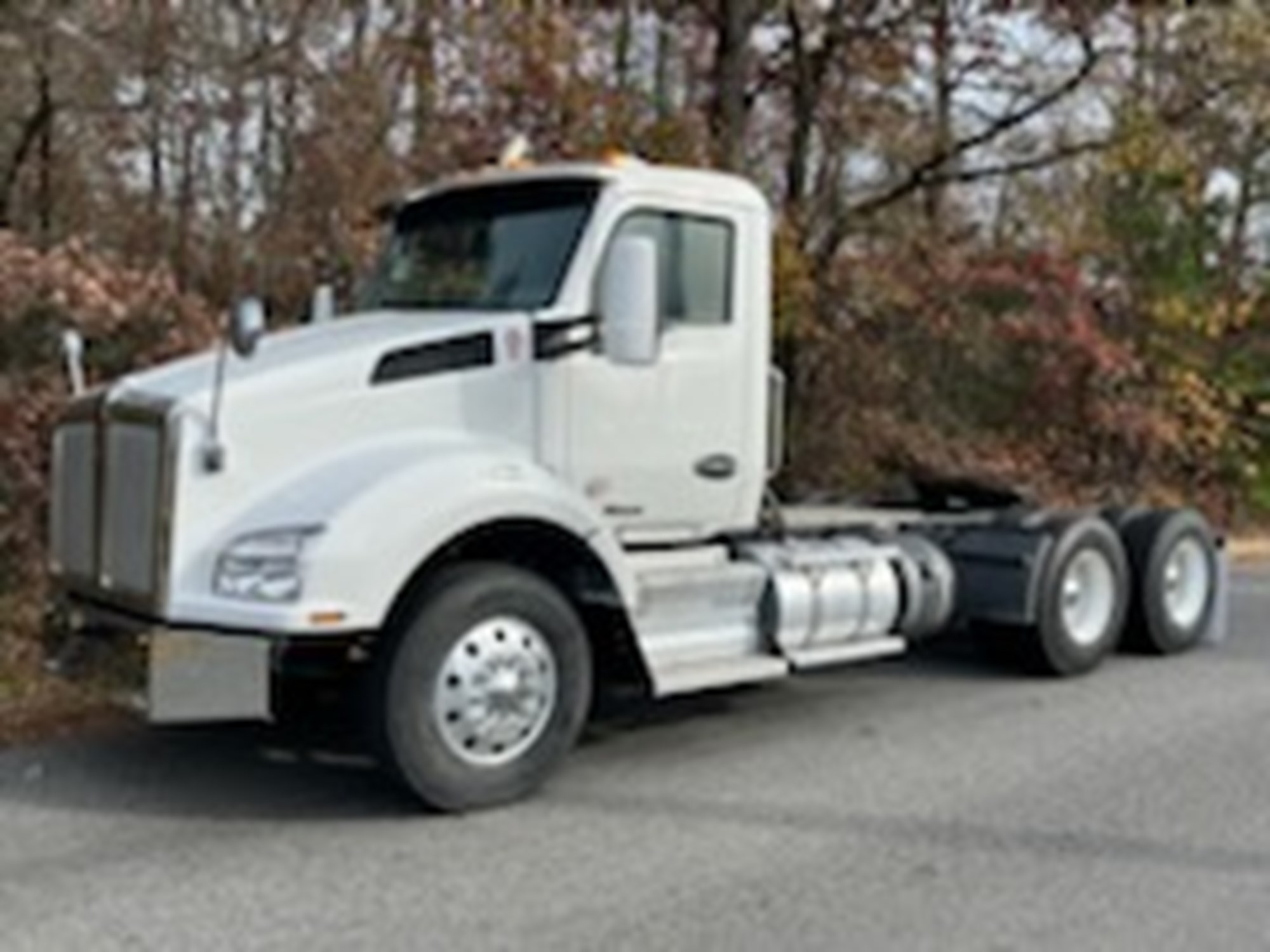 2021 Kenworth T880 - image 1 of 6