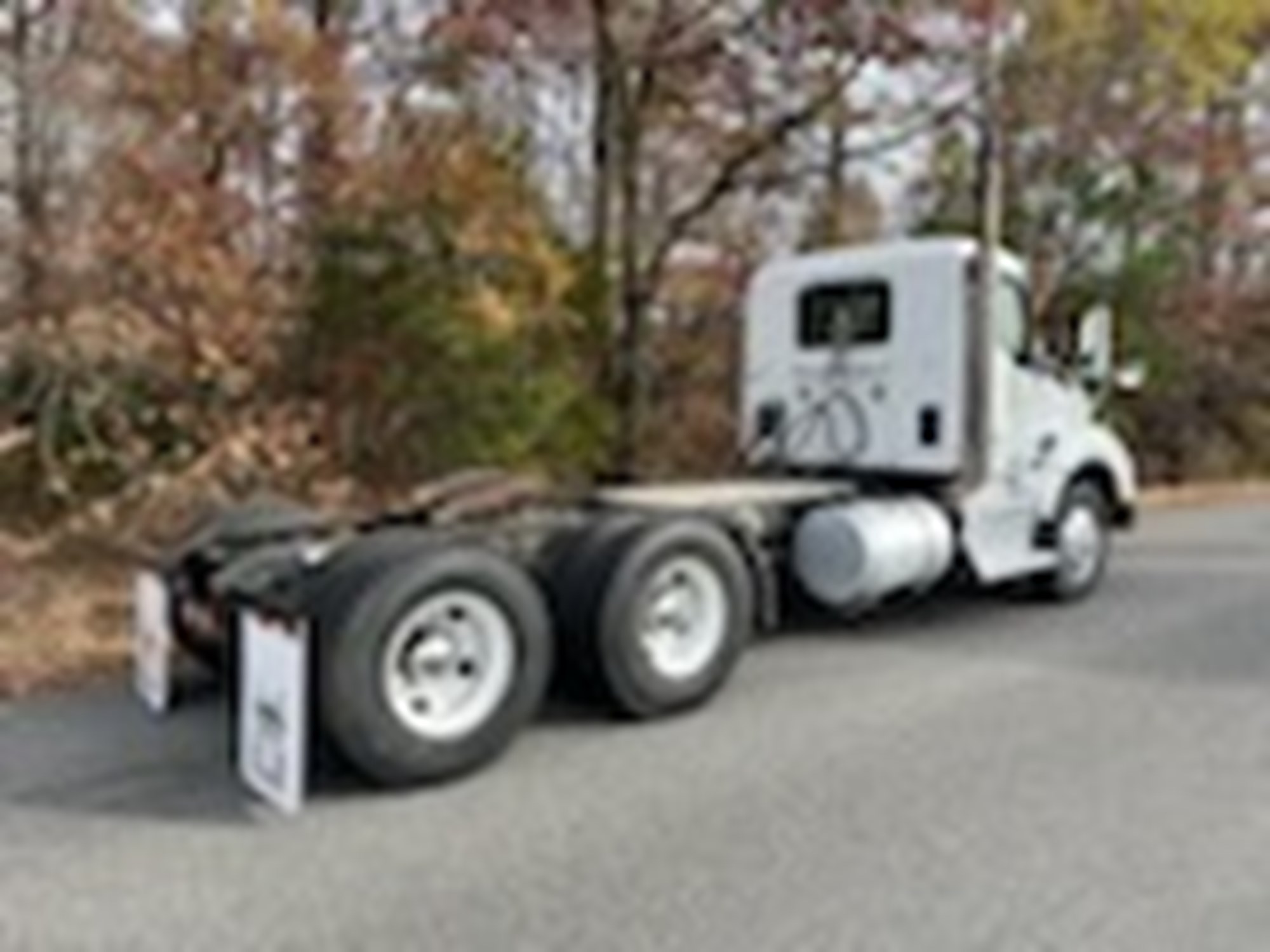 2021 Kenworth T880 - image 4 of 6