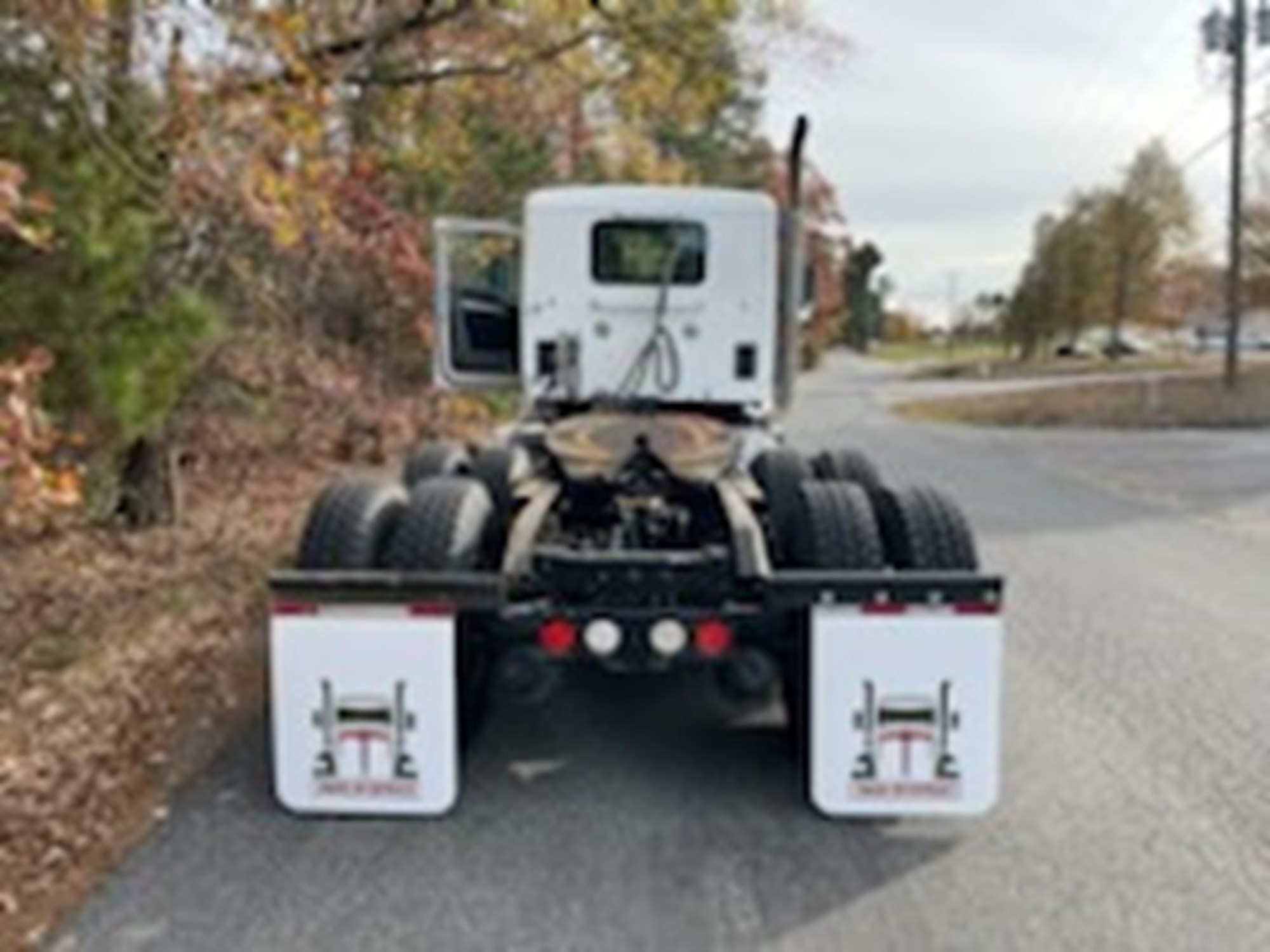 2021 Kenworth T880 - image 5 of 6