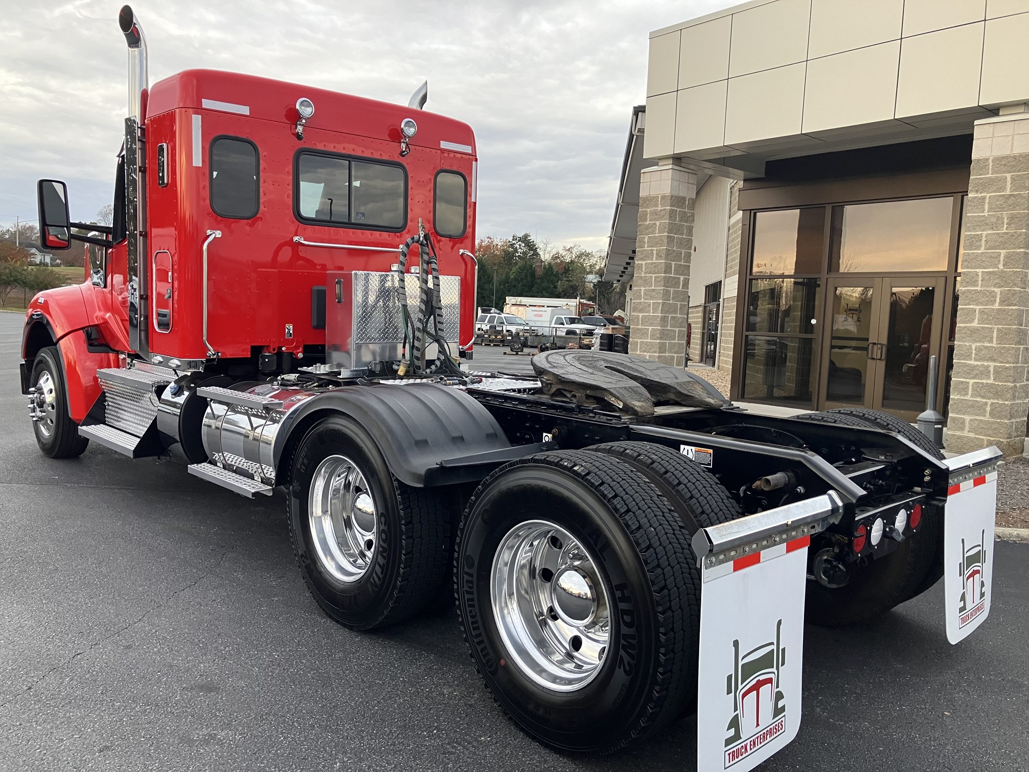 2023 Kenworth W990 - image 5 of 6