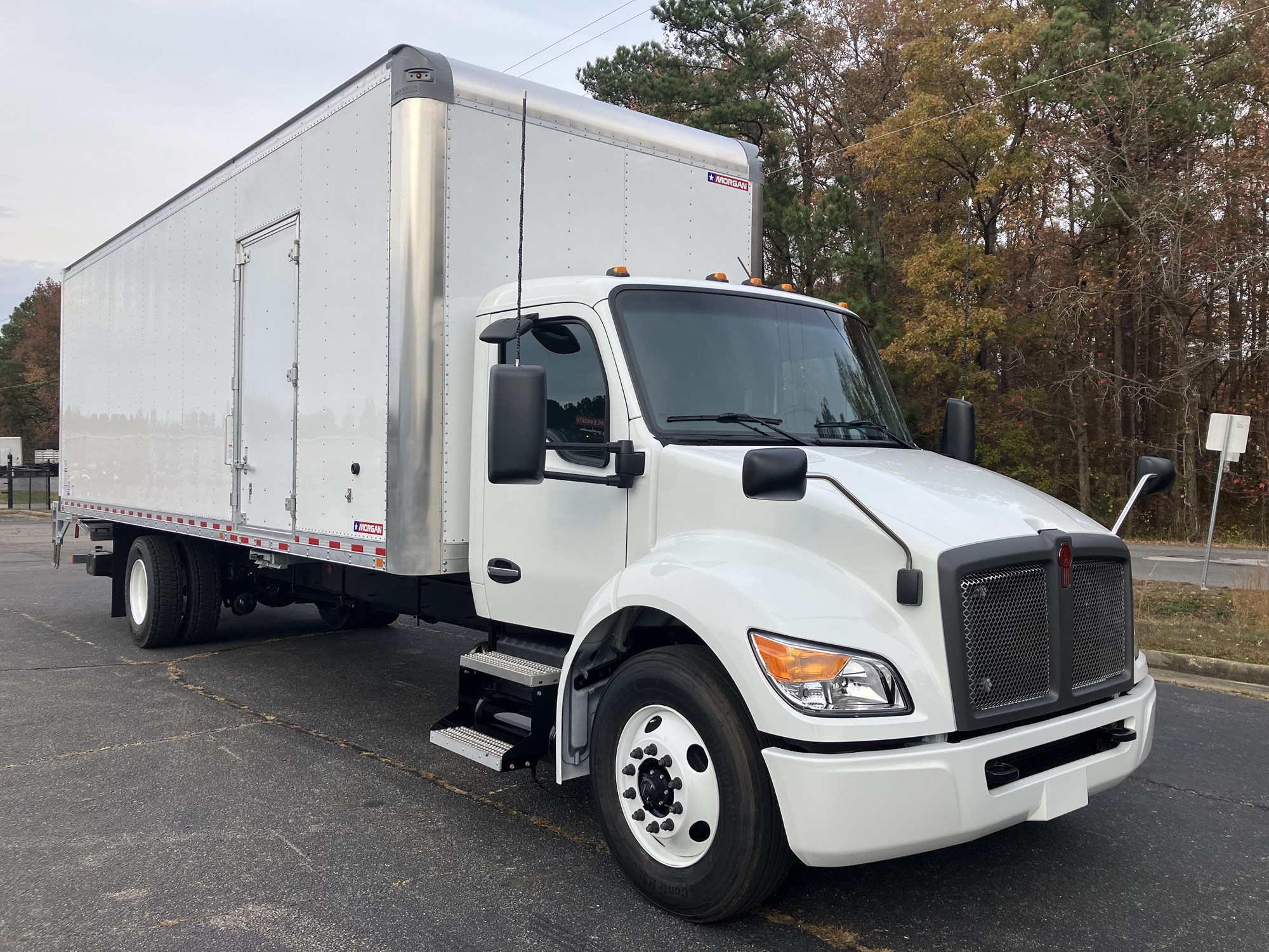 2025 Kenworth T280 - image 1 of 6