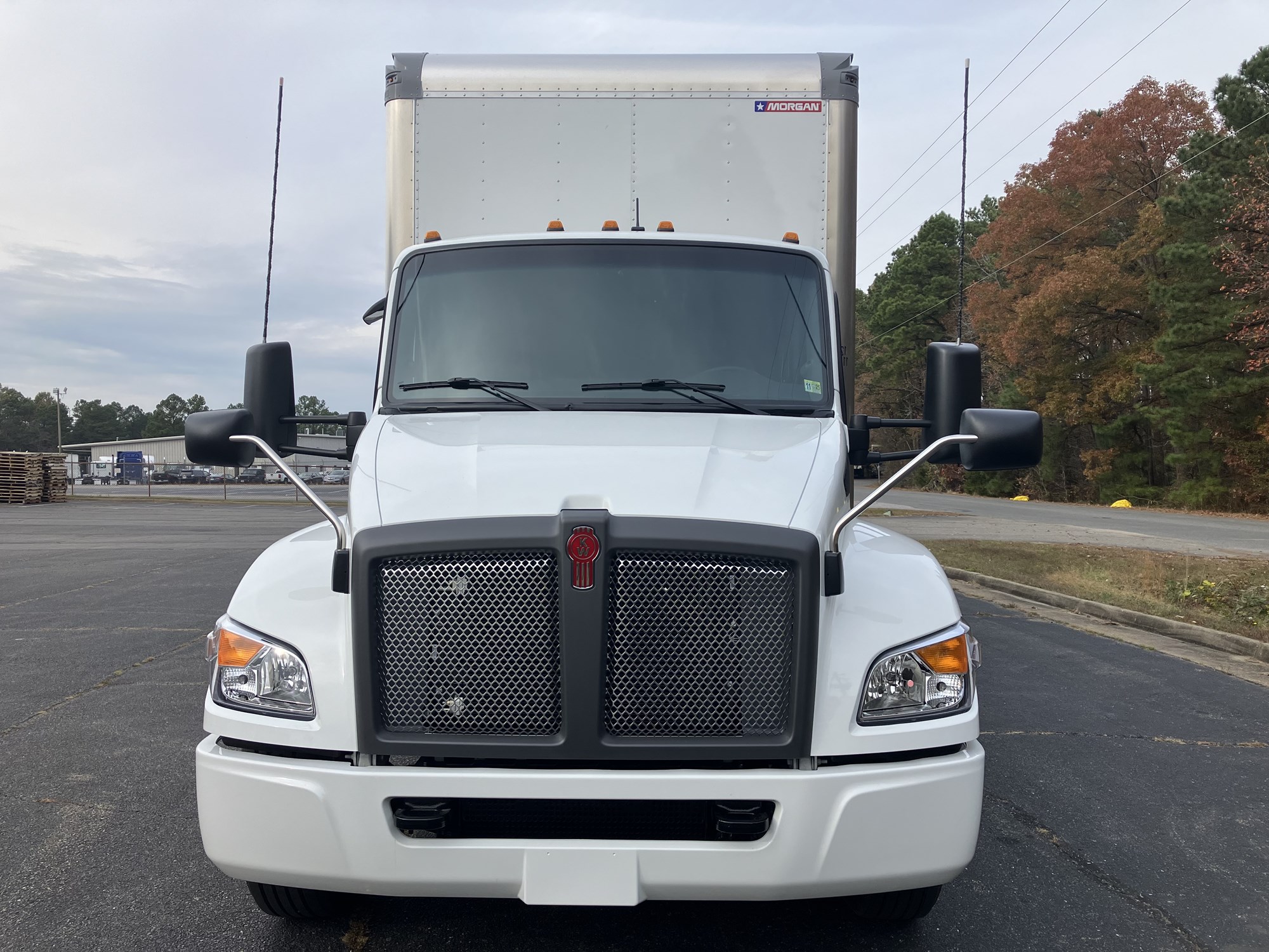 2025 Kenworth T280 - image 3 of 6