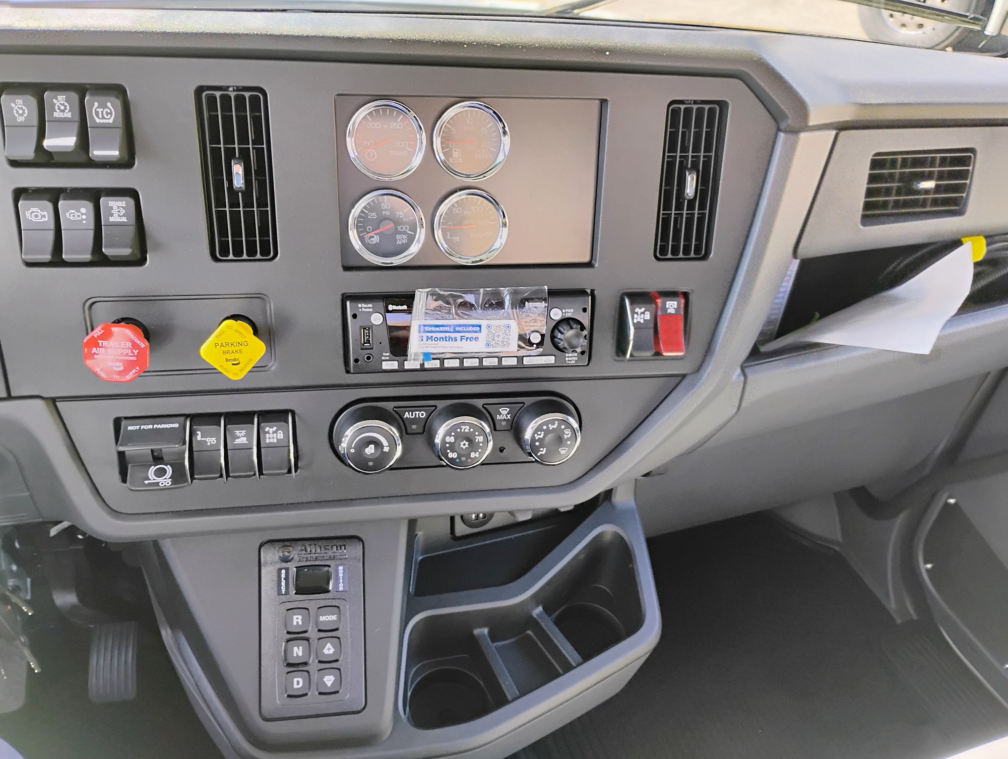 2025 Kenworth T480 - image 4 of 6