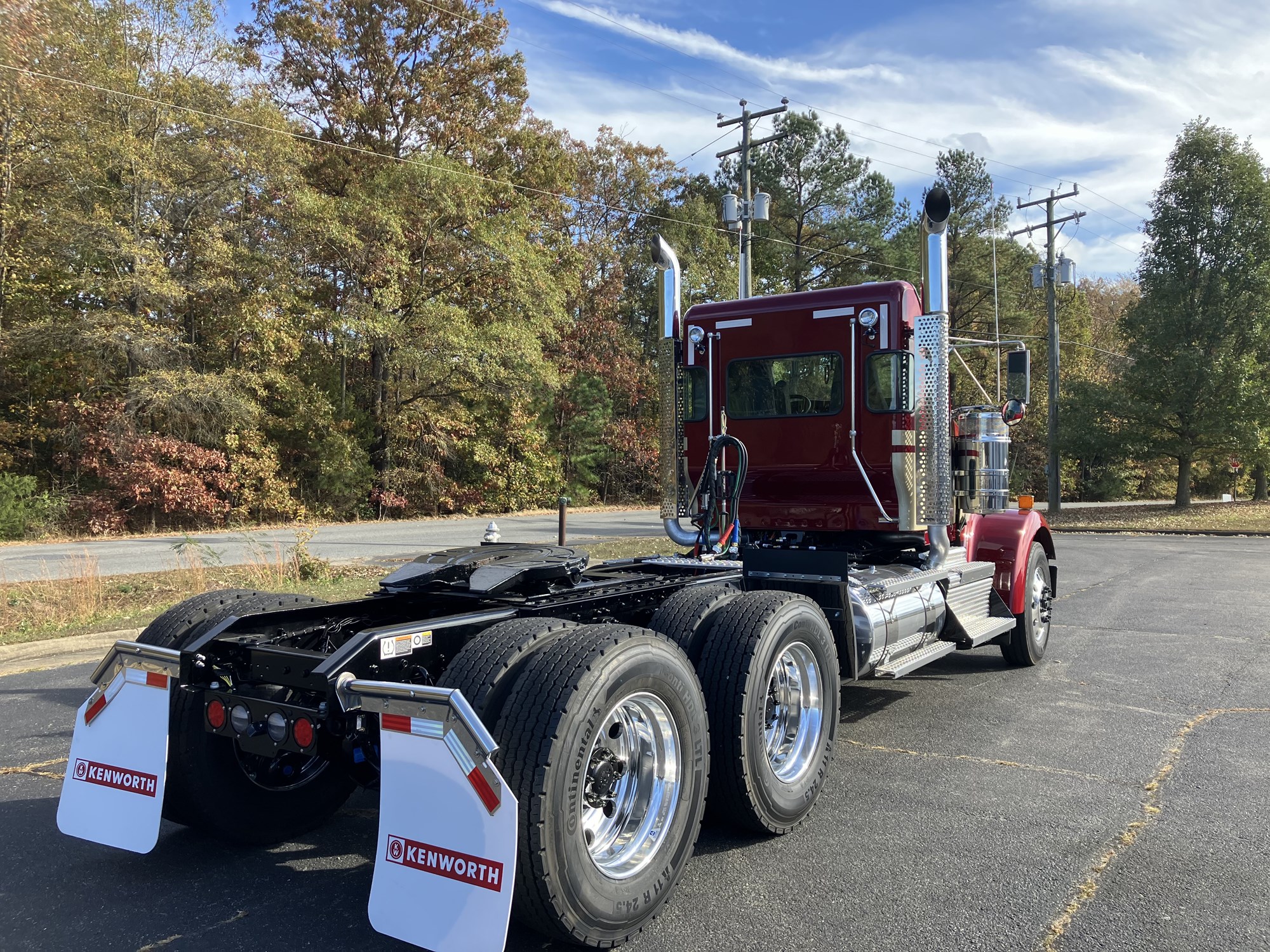 2025 Kenworth W900B - image 4 of 6