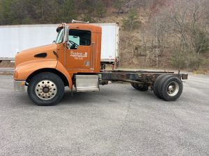 1999 Kenworth T300 XF789776C-01