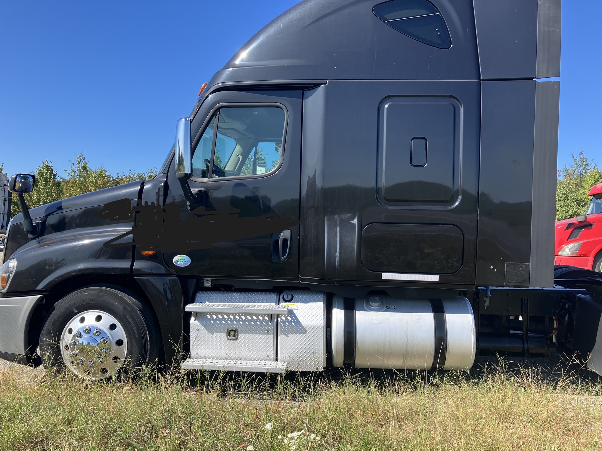 2015 Freightliner Cascadia - image 4 of 6