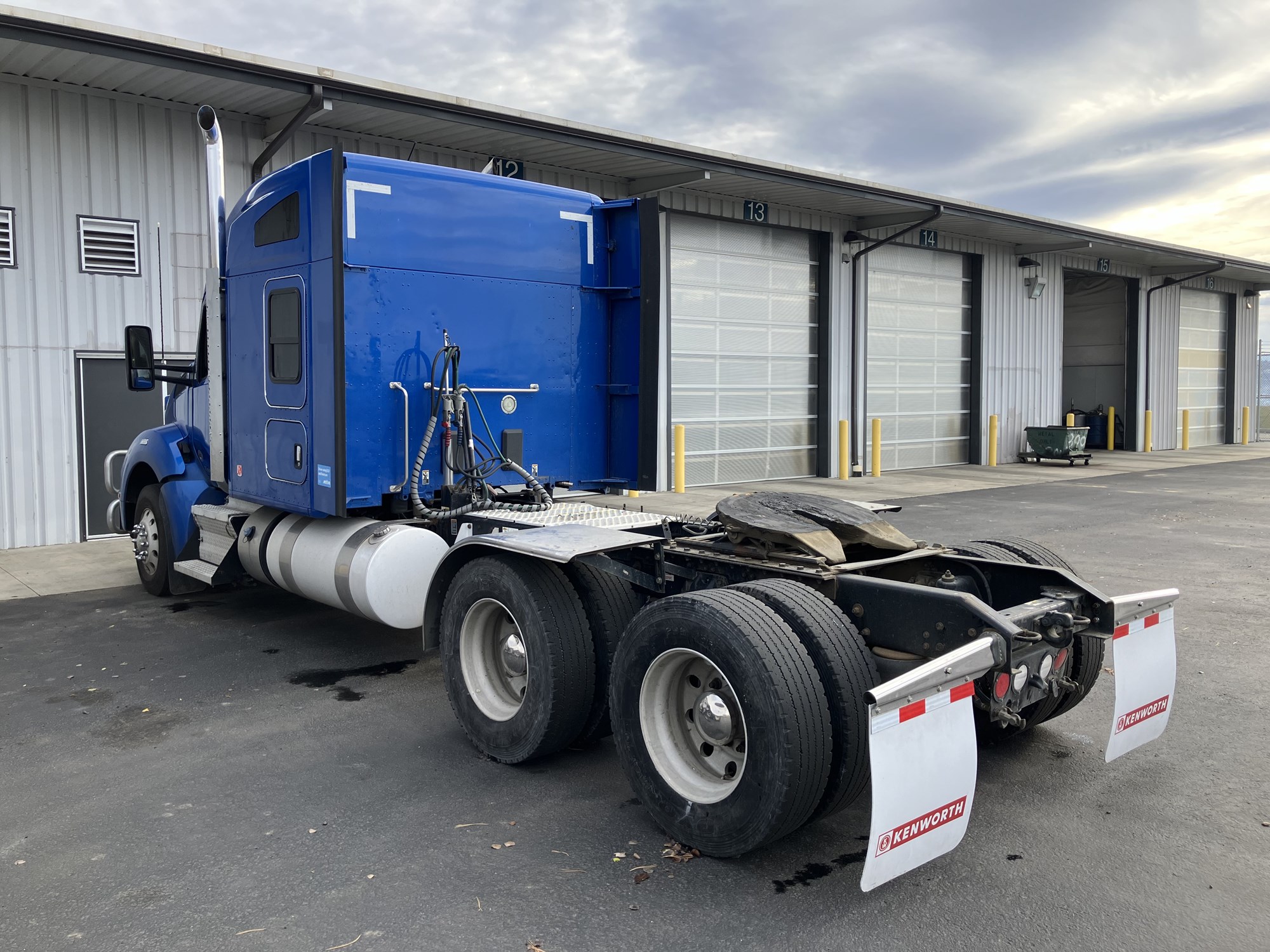 2018 Kenworth T880 - image 2 of 5