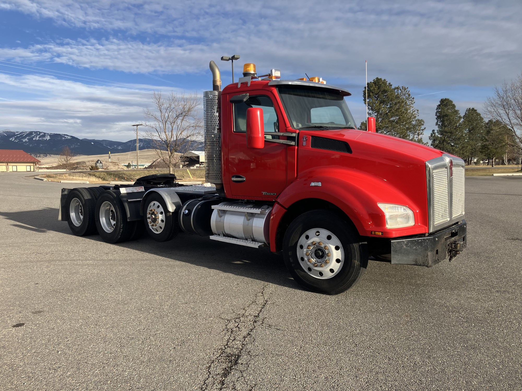 2019 Kenworth T880 - image 3 of 6