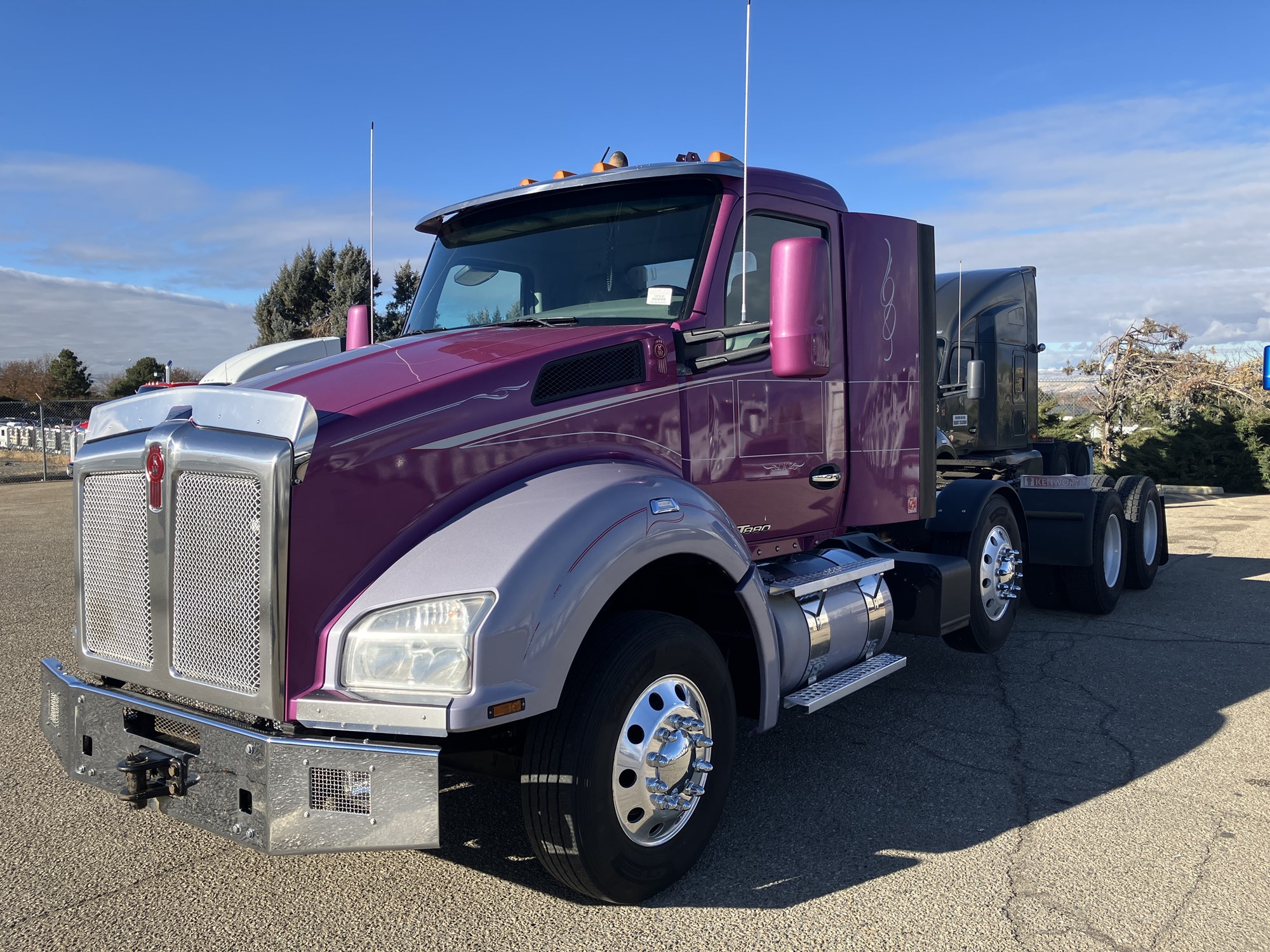 2019 Kenworth T880 - image 1 of 6