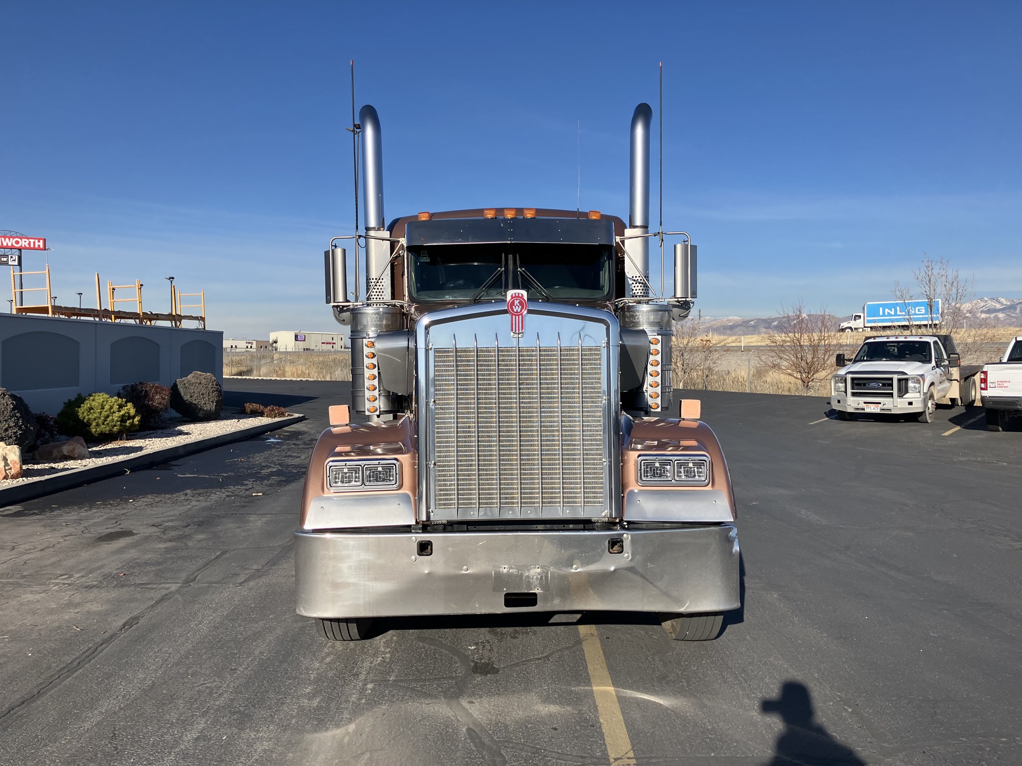 2019 Kenworth W900 - image 3 of 6