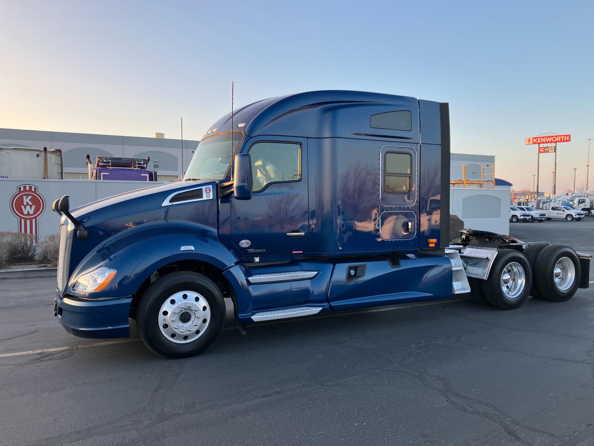 2020 Kenworth T680 - image 1 of 6