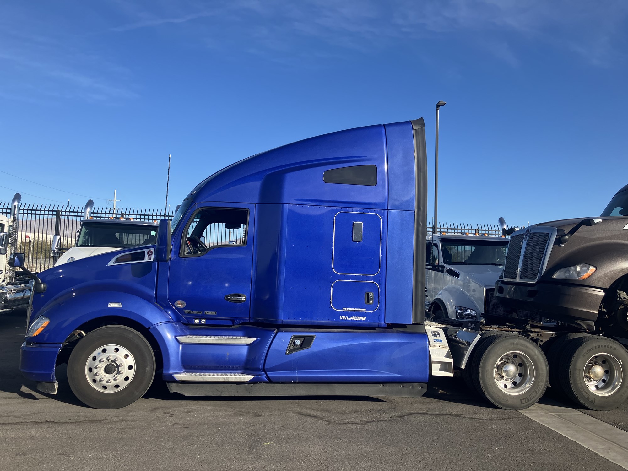 2020 Kenworth T680 - image 1 of 1