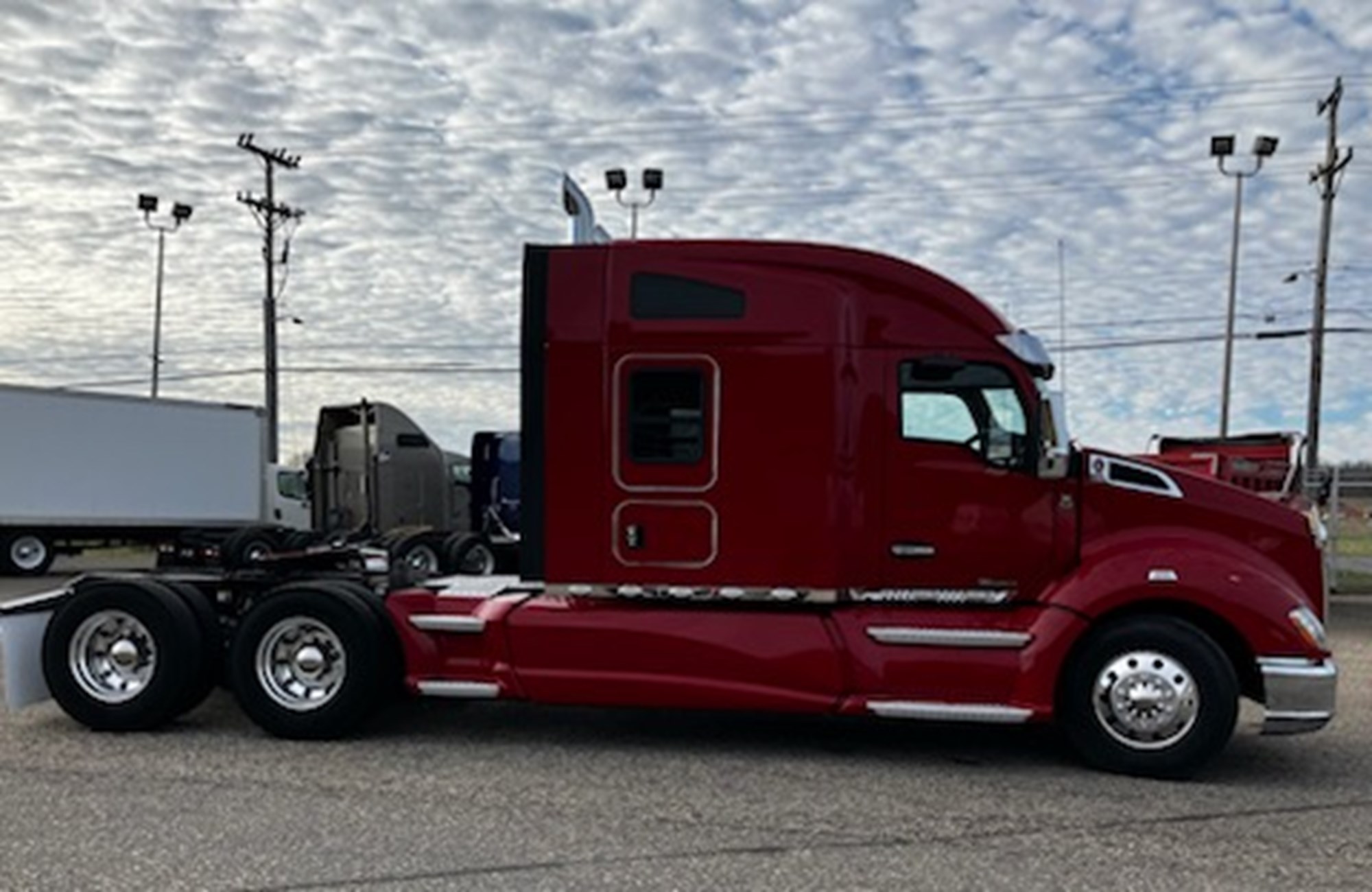 2020 Kenworth T680 - image 4 of 6