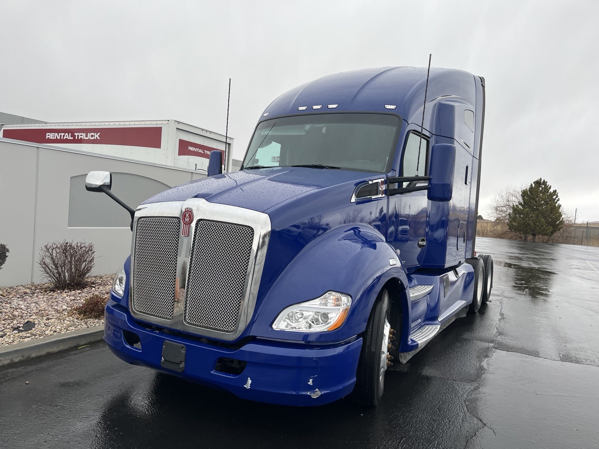 2021 Kenworth T680 - image 1 of 6