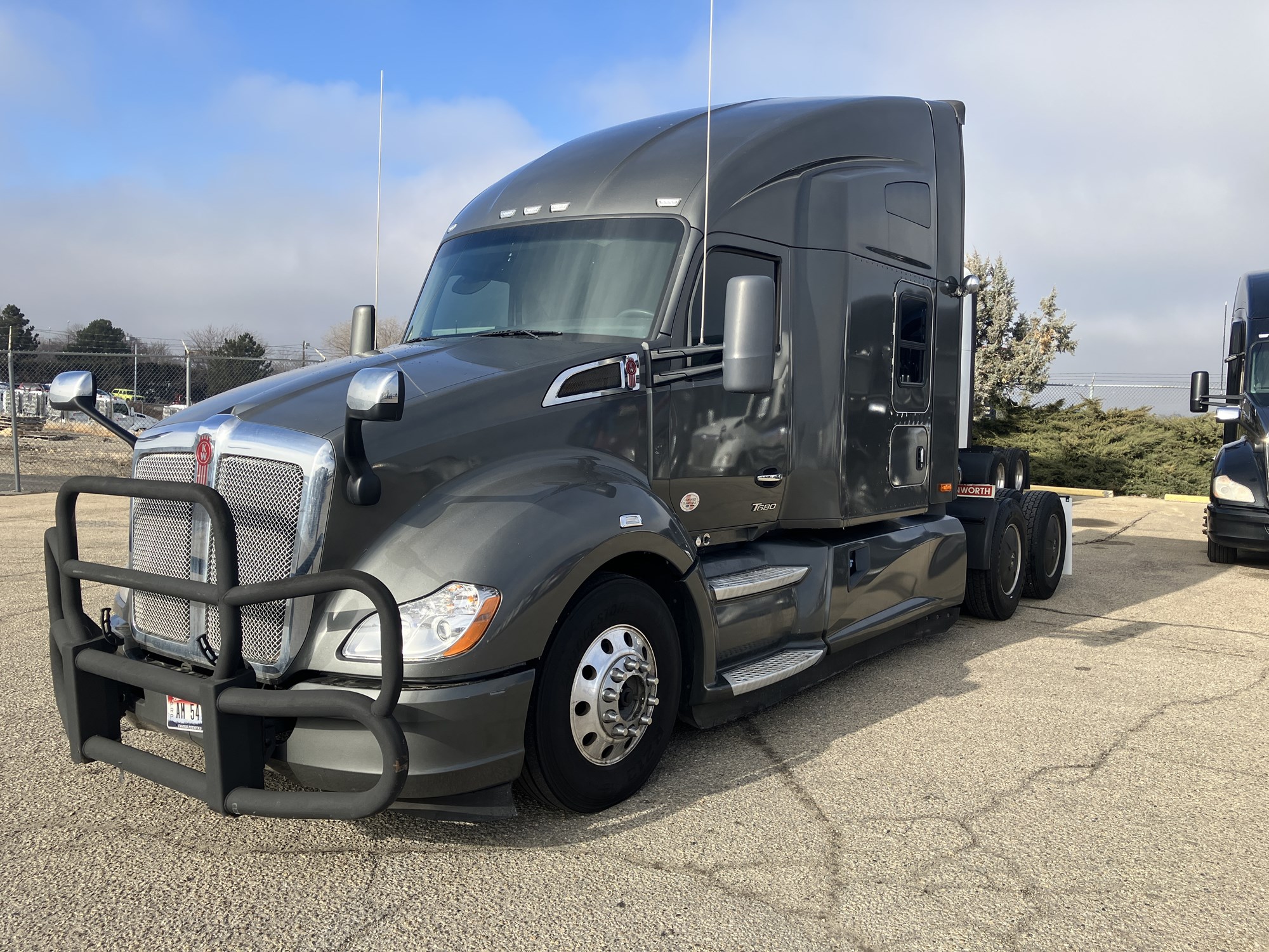 2022 Kenworth T680 - image 1 of 6